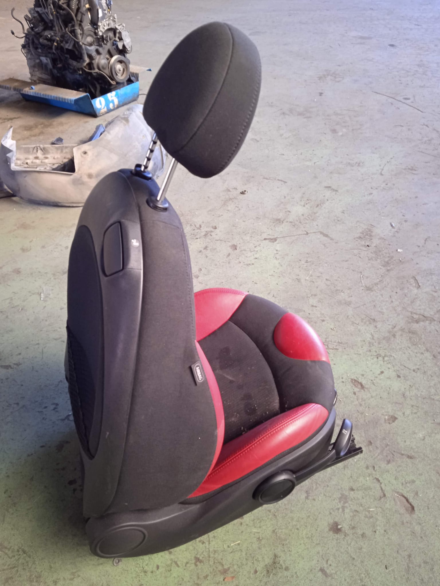 ASIENTO DELANTERO DERECHO MINI MINI 9HZ