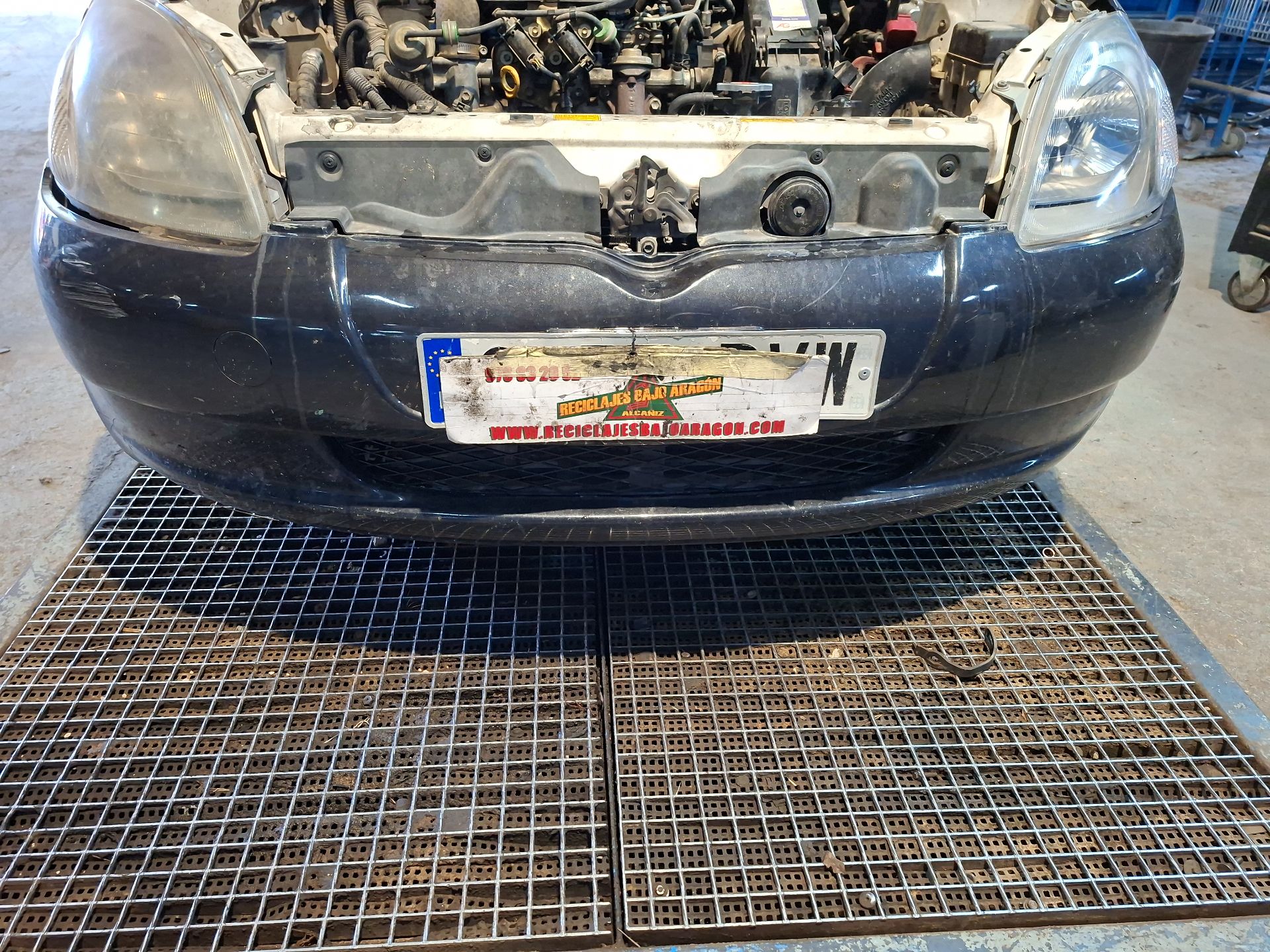 FARO DERECHO TOYOTA YARIS 