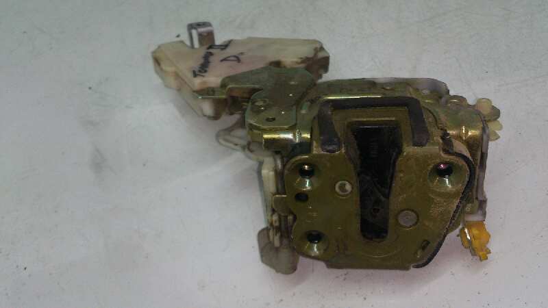 CERRADURA PUERTA DELANTERA DERECHA NISSAN TERRANO TD27T