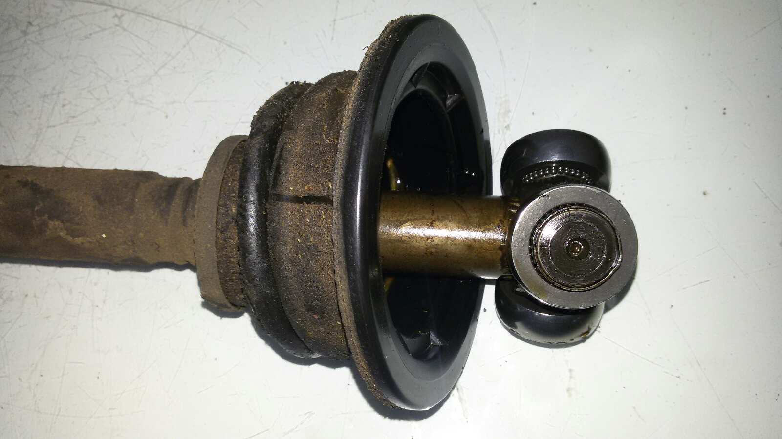 TRANSMISION DELANTERA IZQUIERDA RENAULT LAGUNA 