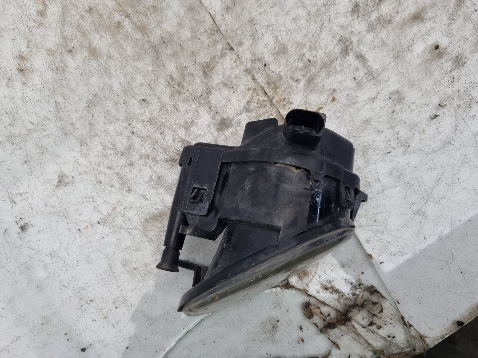 FARO ANTINIEBLA IZQUIERDO AUDI A3 BKD