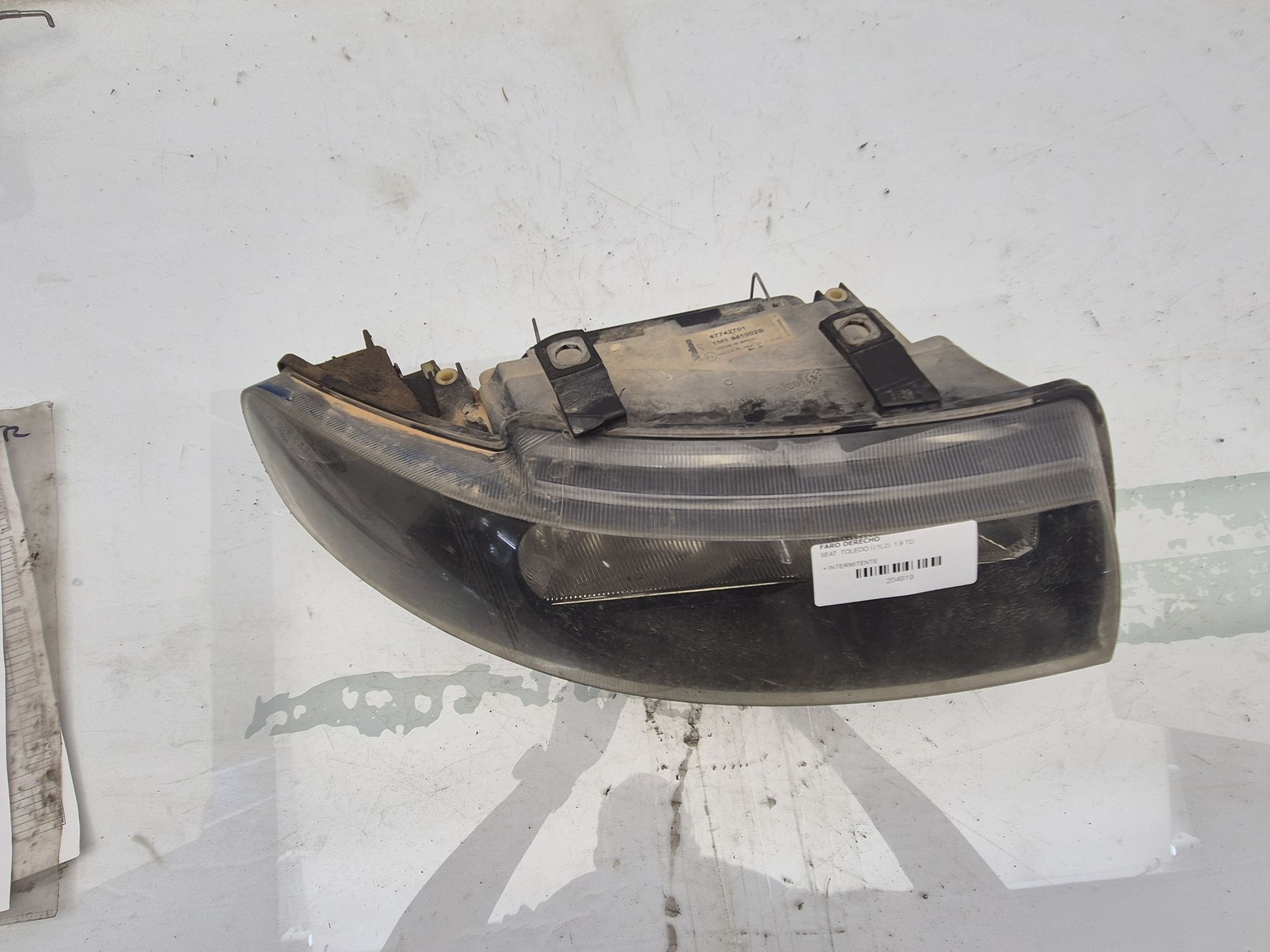 FARO DERECHO SEAT TOLEDO 