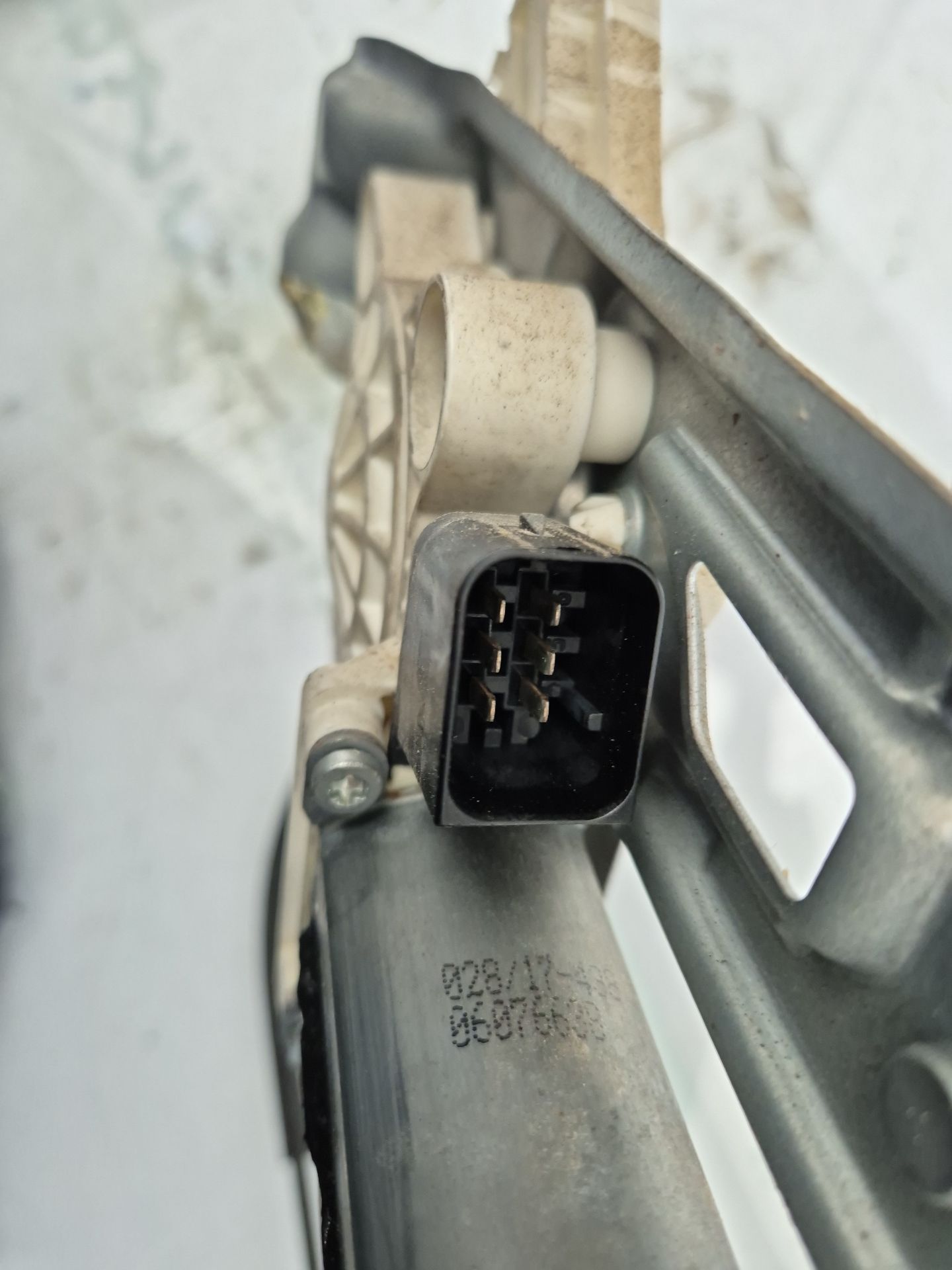 ELEVALUNAS DELANTERO IZQUIERDO MERCEDES-BENZ CLASE 