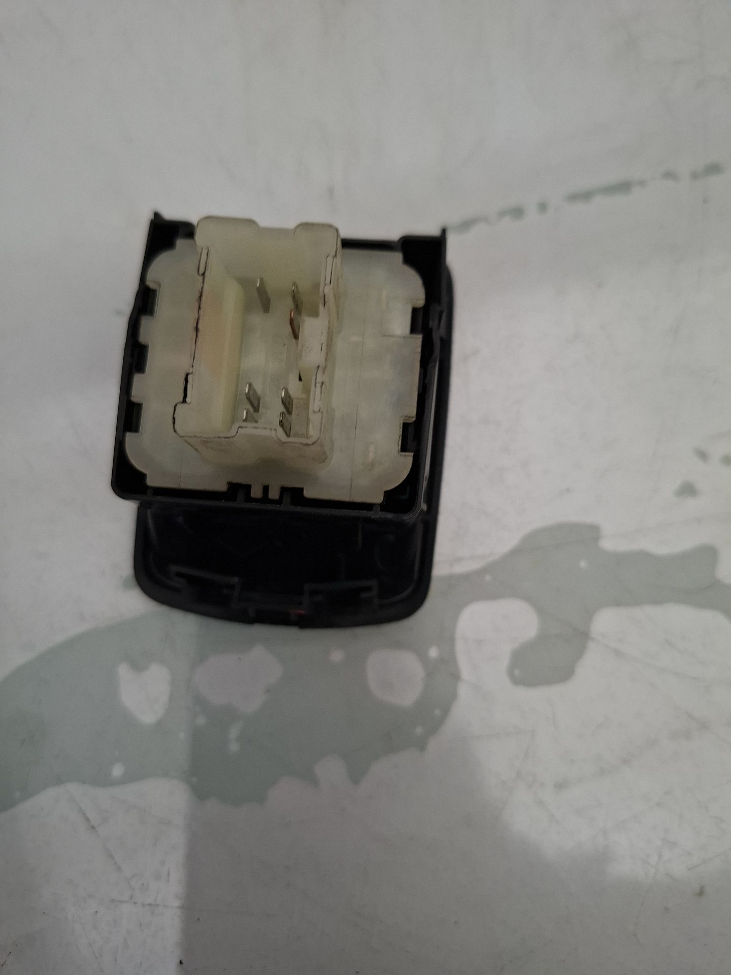 MANDO ELEVALUNAS DELANTERO IZQUIERDO DACIA SANDERO 