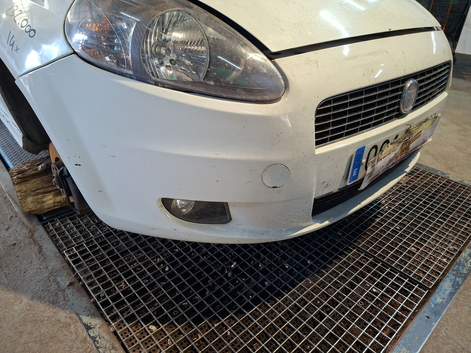 PARAGOLPES DELANTERO FIAT GRANDE 
