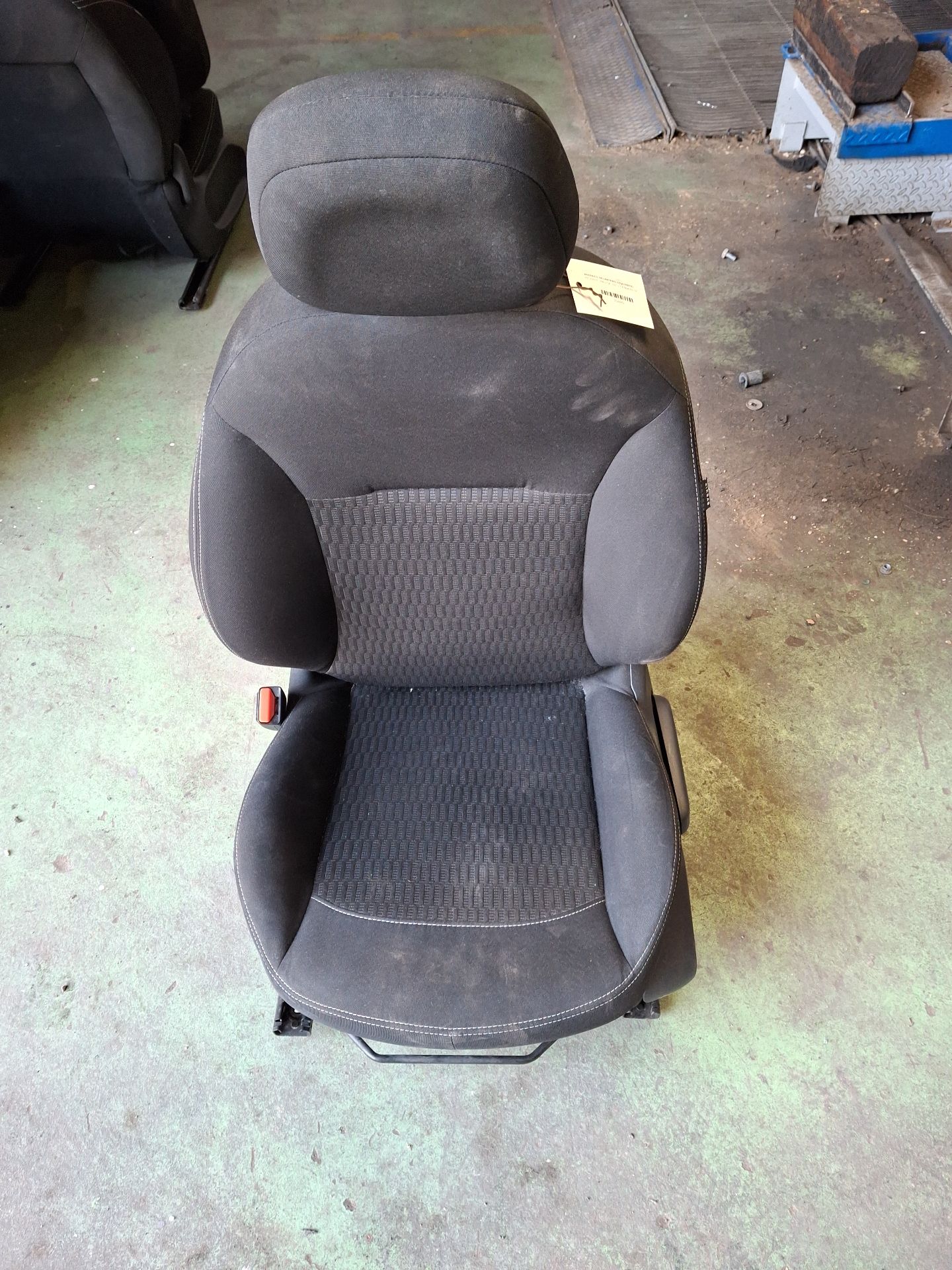  PEUGEOT 208 I (CA_, CC_) 1.6 BlueHDi 100