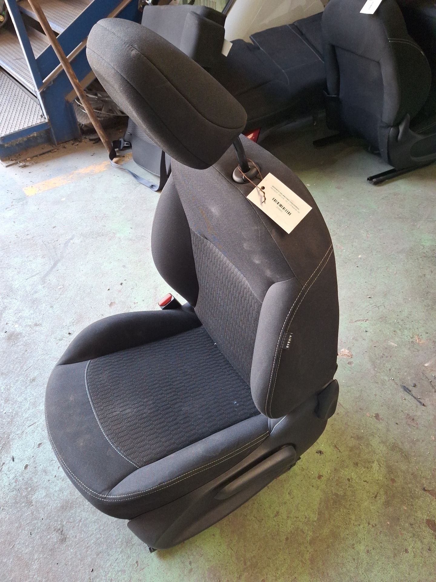 ASIENTO DELANTERO IZQUIERDO PEUGEOT 208 