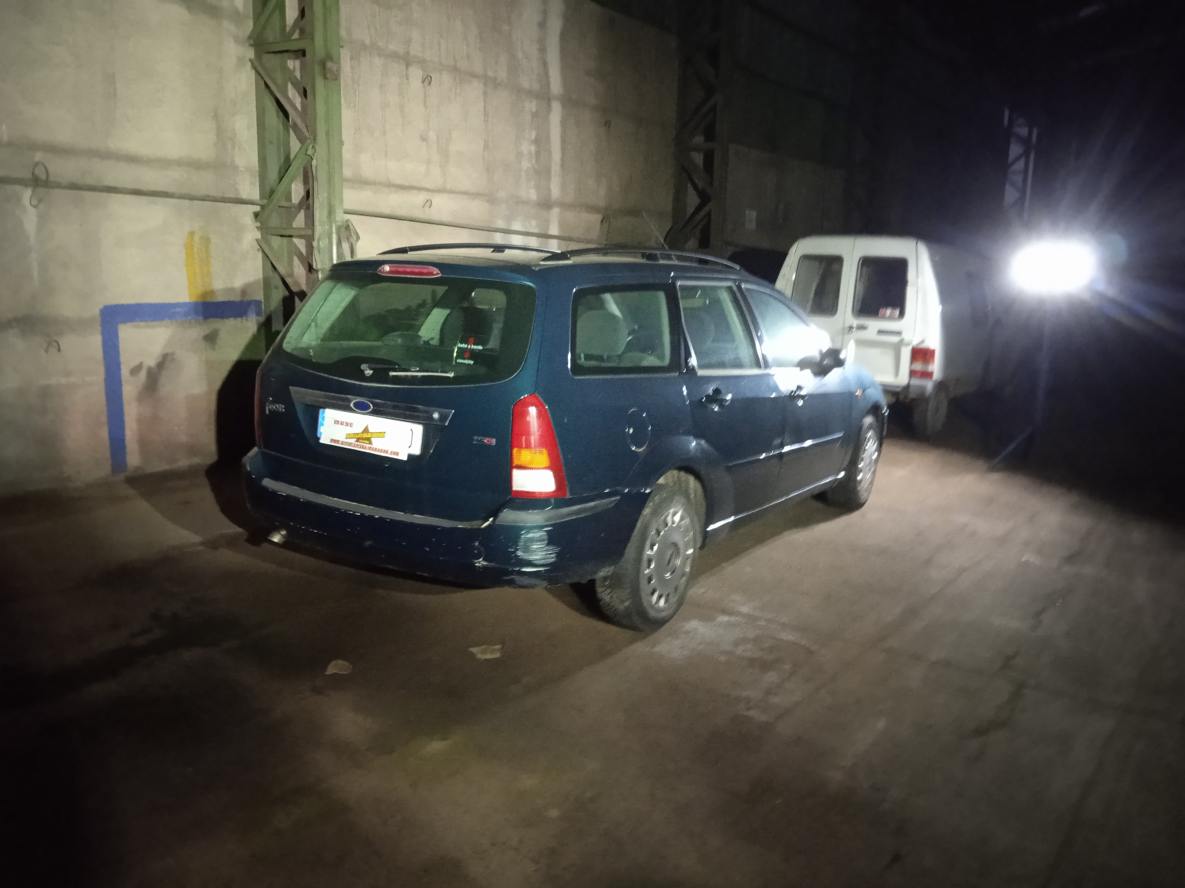 PILOTO TRASERO DERECHO FORD FOCUS F9DA