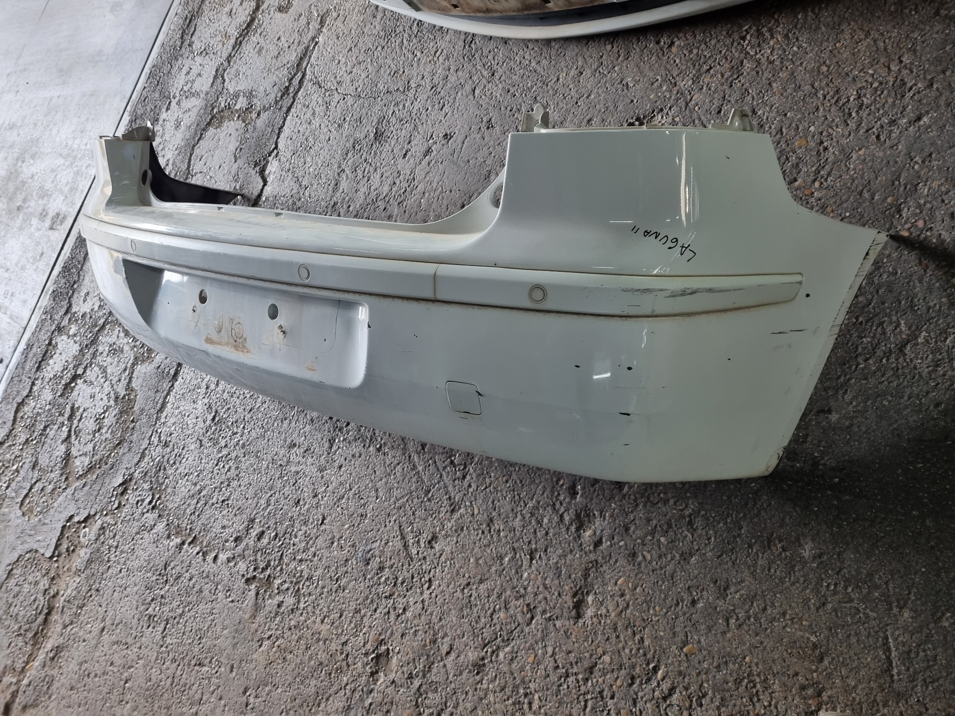 PARAGOLPES TRASERO RENAULT LAGUNA F9Q D6