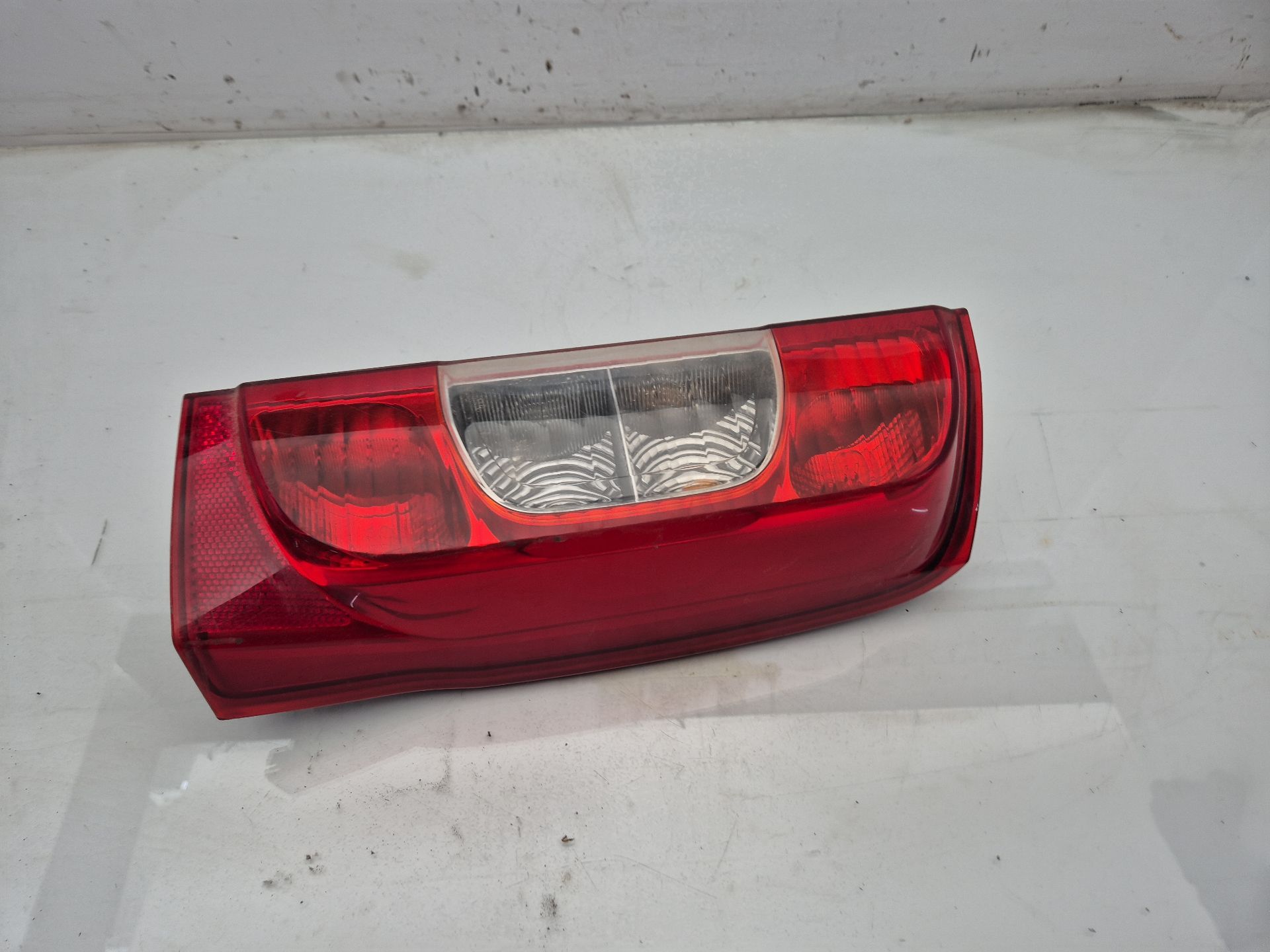 PILOTO TRASERO DERECHO FIAT FIORINO 