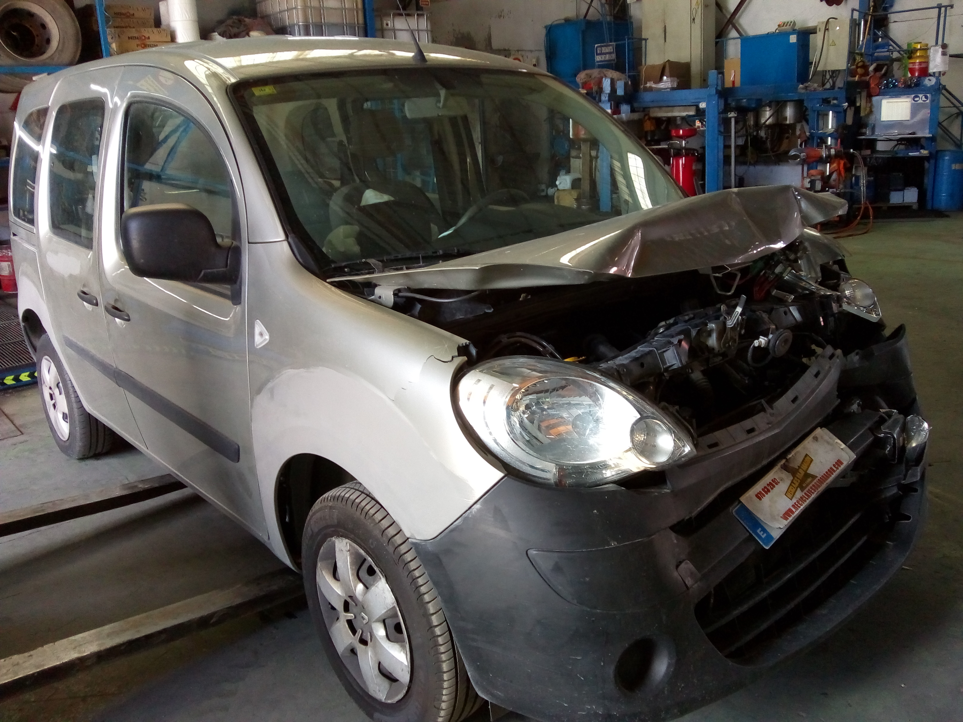 ELEVALUNAS DELANTERO DERECHO RENAULT KANGOO K9K B8