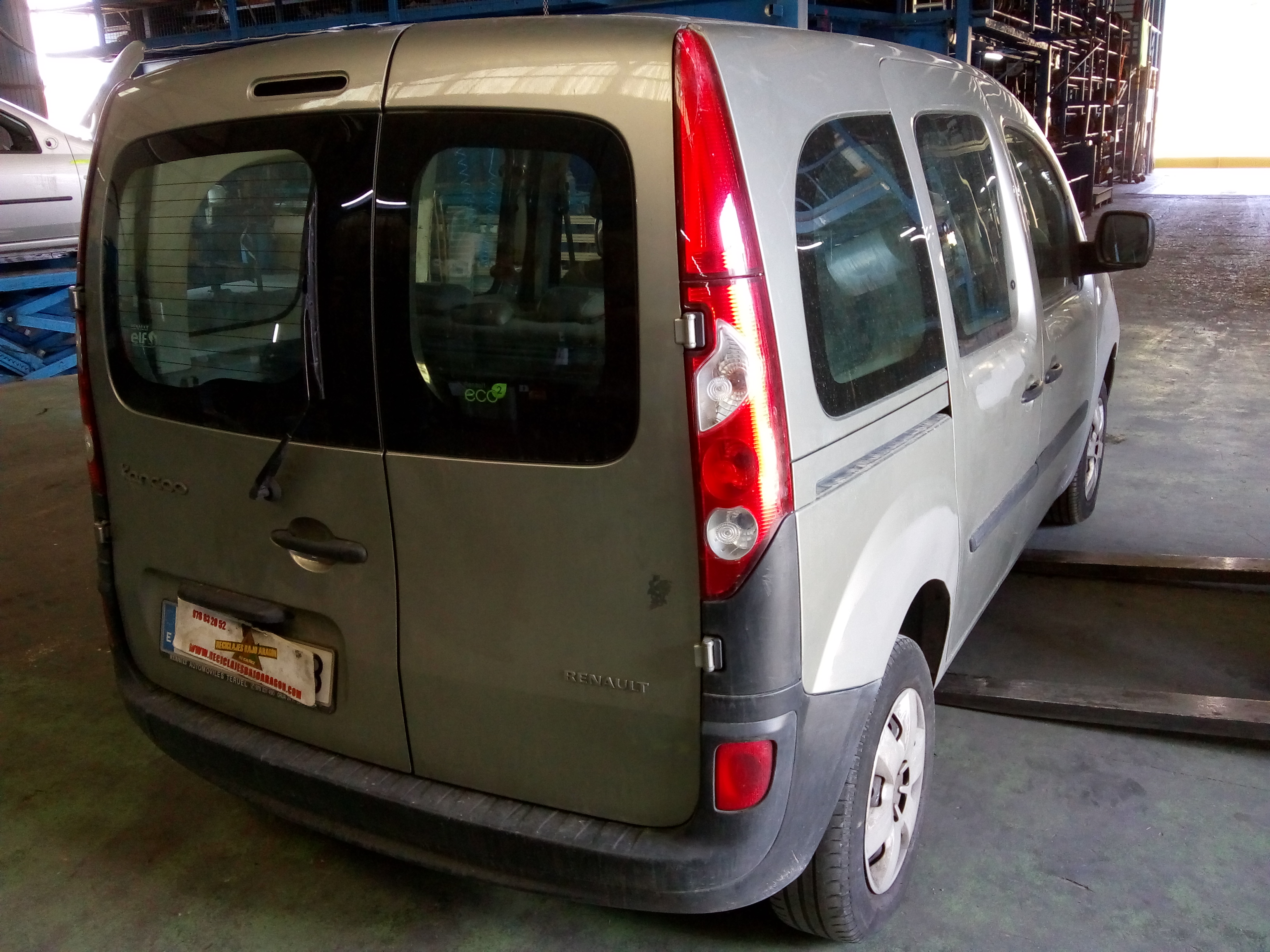 ELEVALUNAS DELANTERO DERECHO RENAULT KANGOO K9K B8