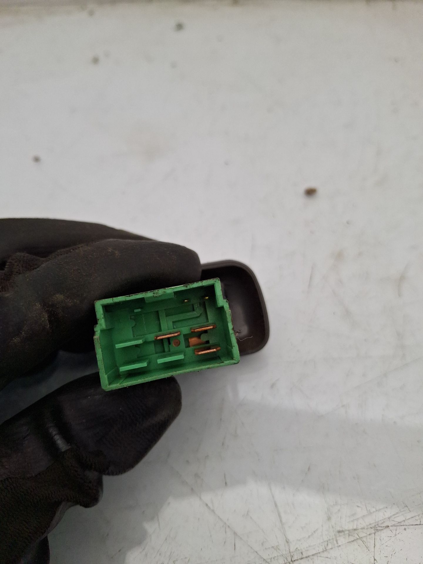 LLANTA NISSAN CABSTAR 