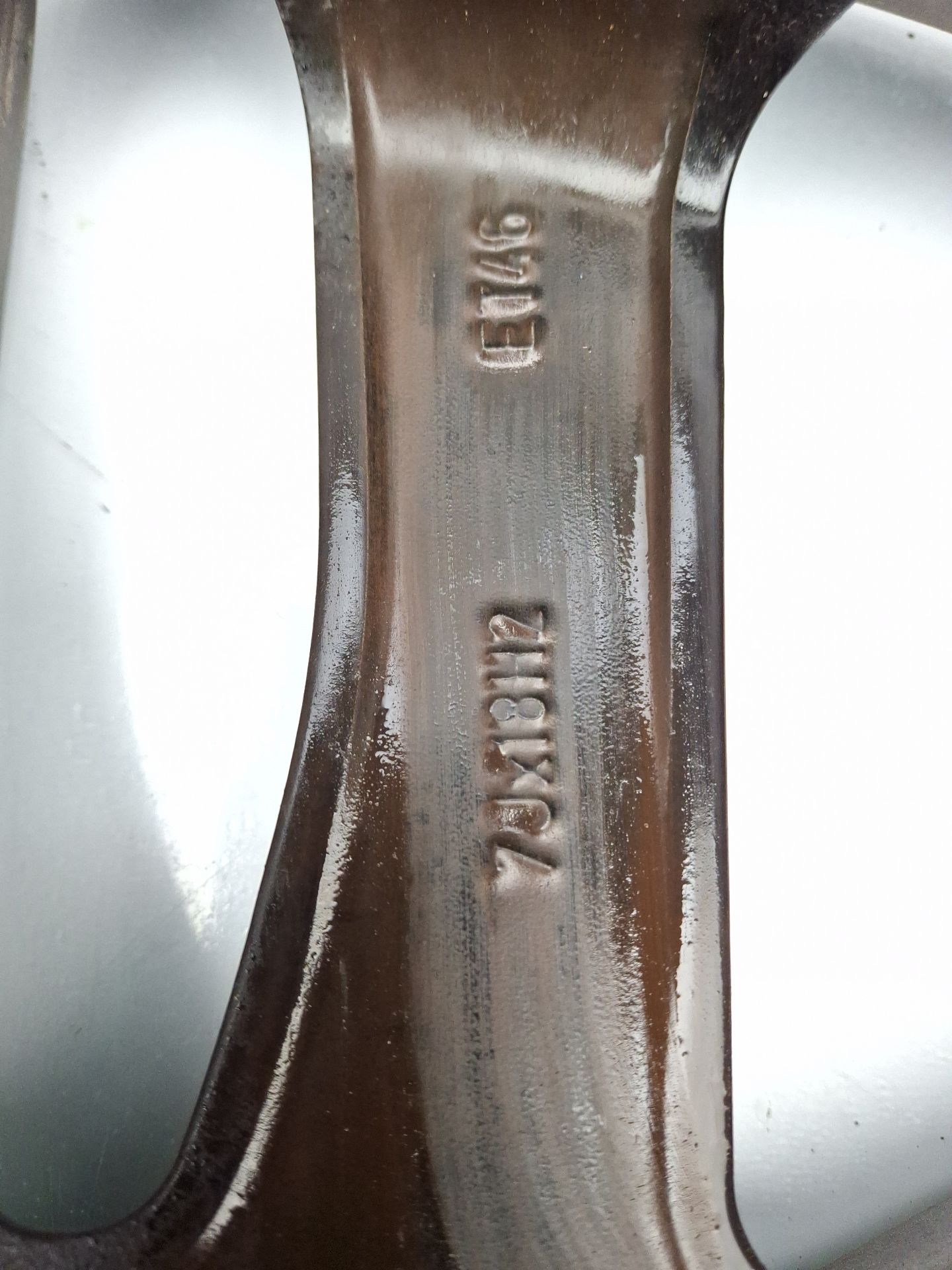 LLANTA MERCEDES-BENZ CLASE GLA 