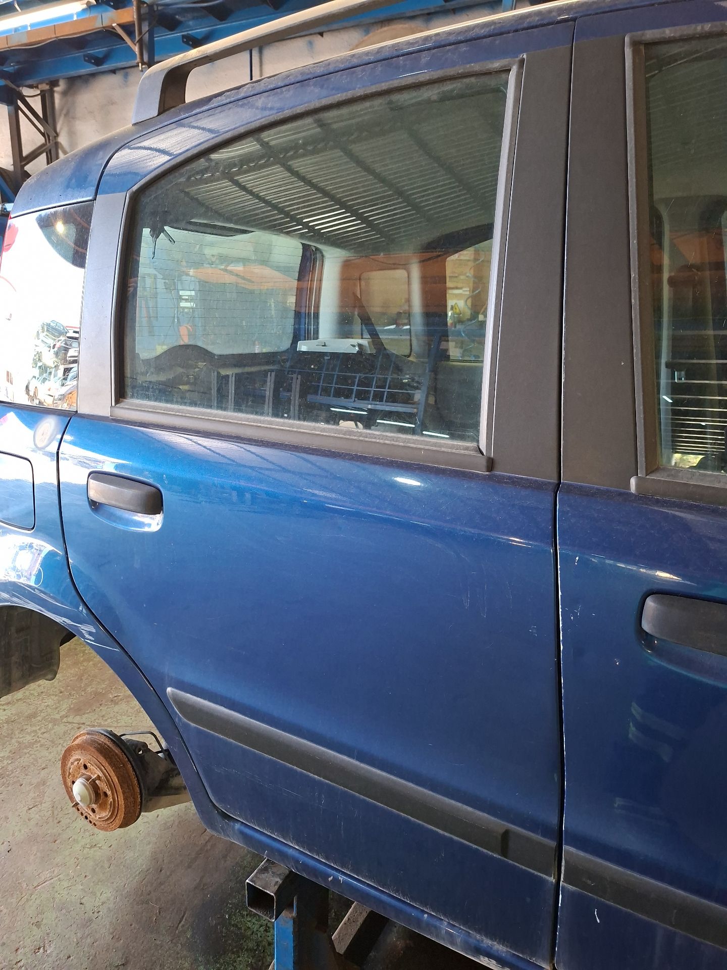 PUERTA TRASERA DERECHA FIAT PANDA 