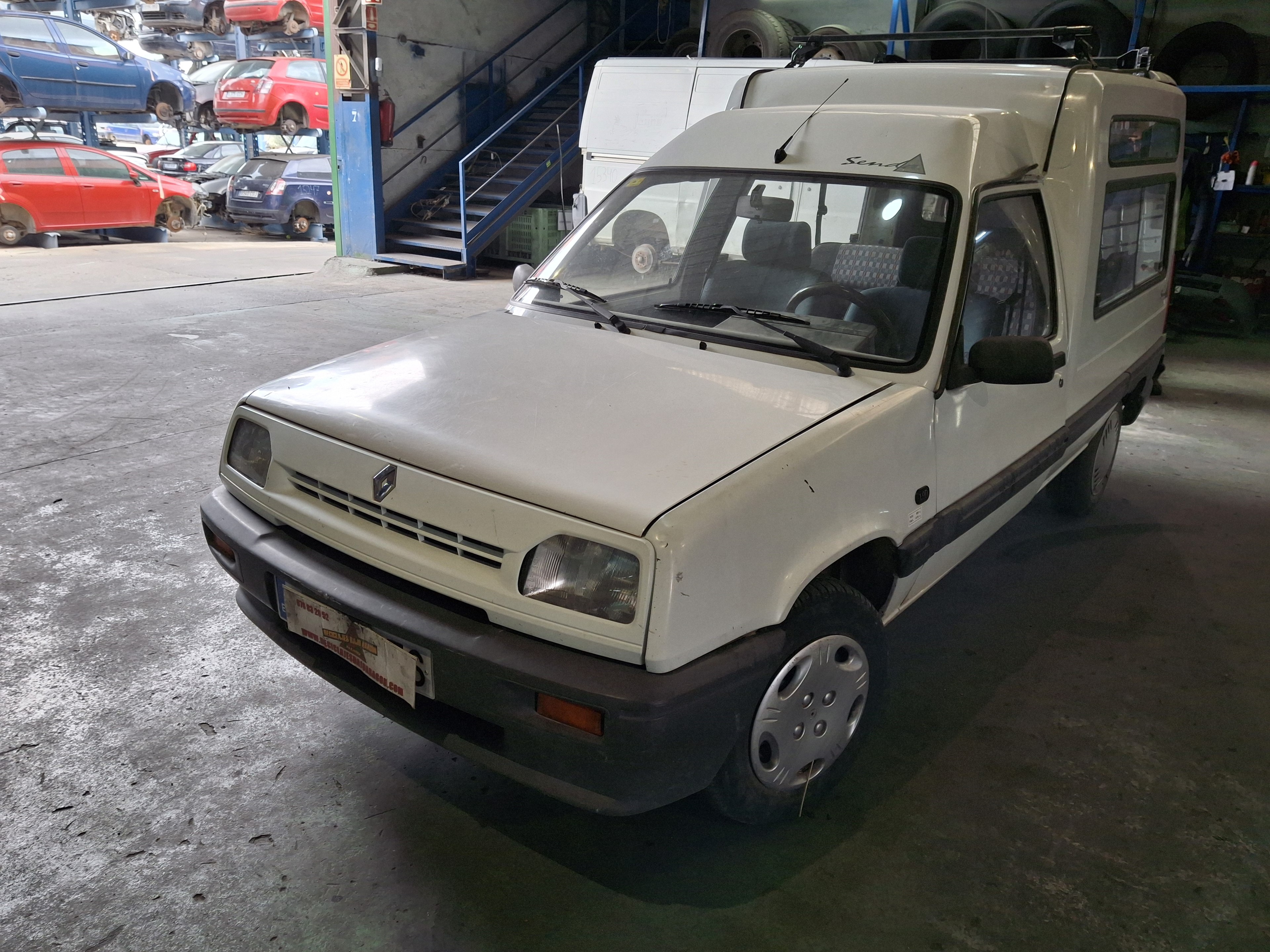 PUERTA DELANTERA IZQUIERDA RENAULT RAPID/EXPRESS ( 