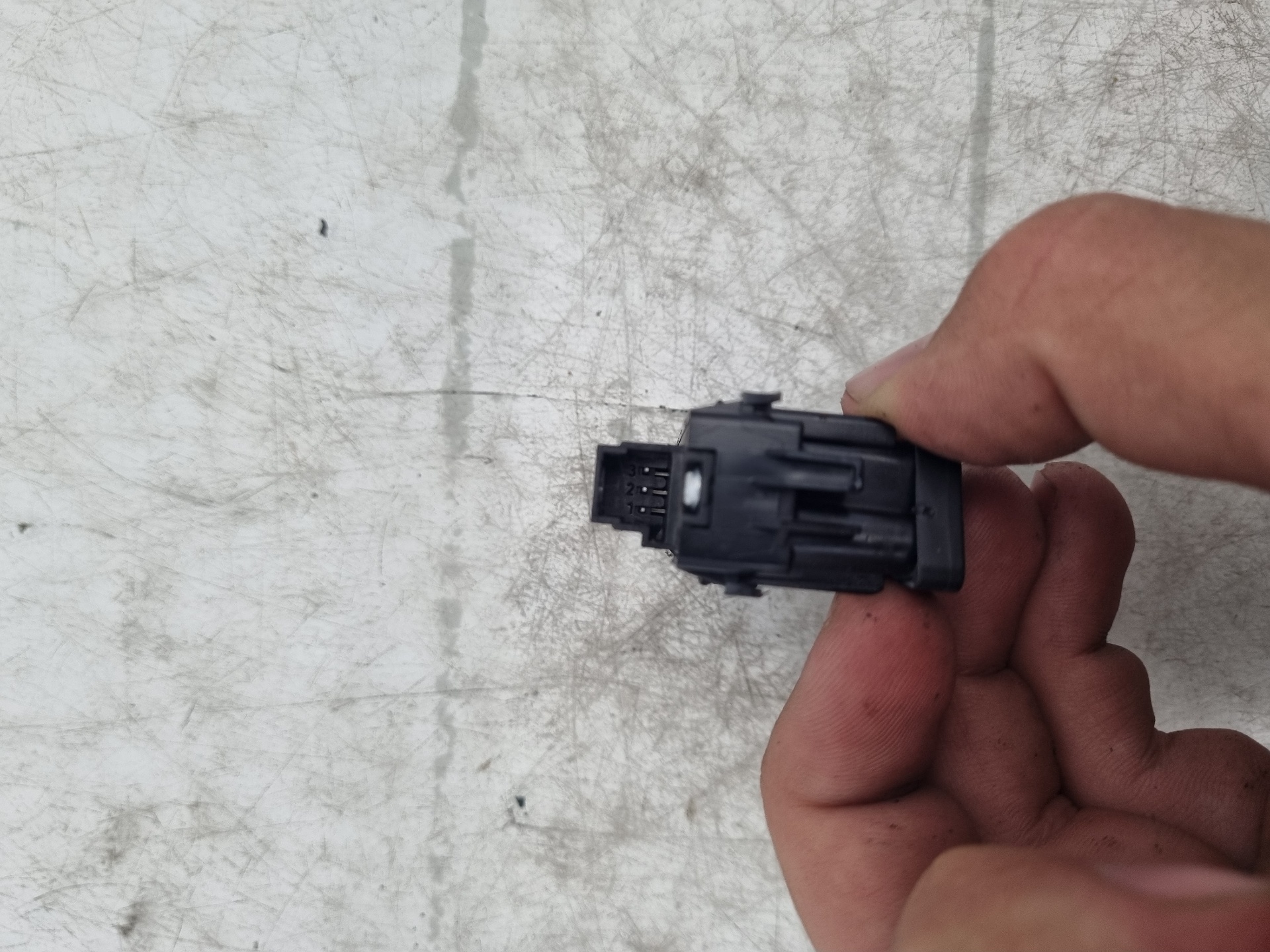 CENTRALITA CIERRE INFINITI Q30 