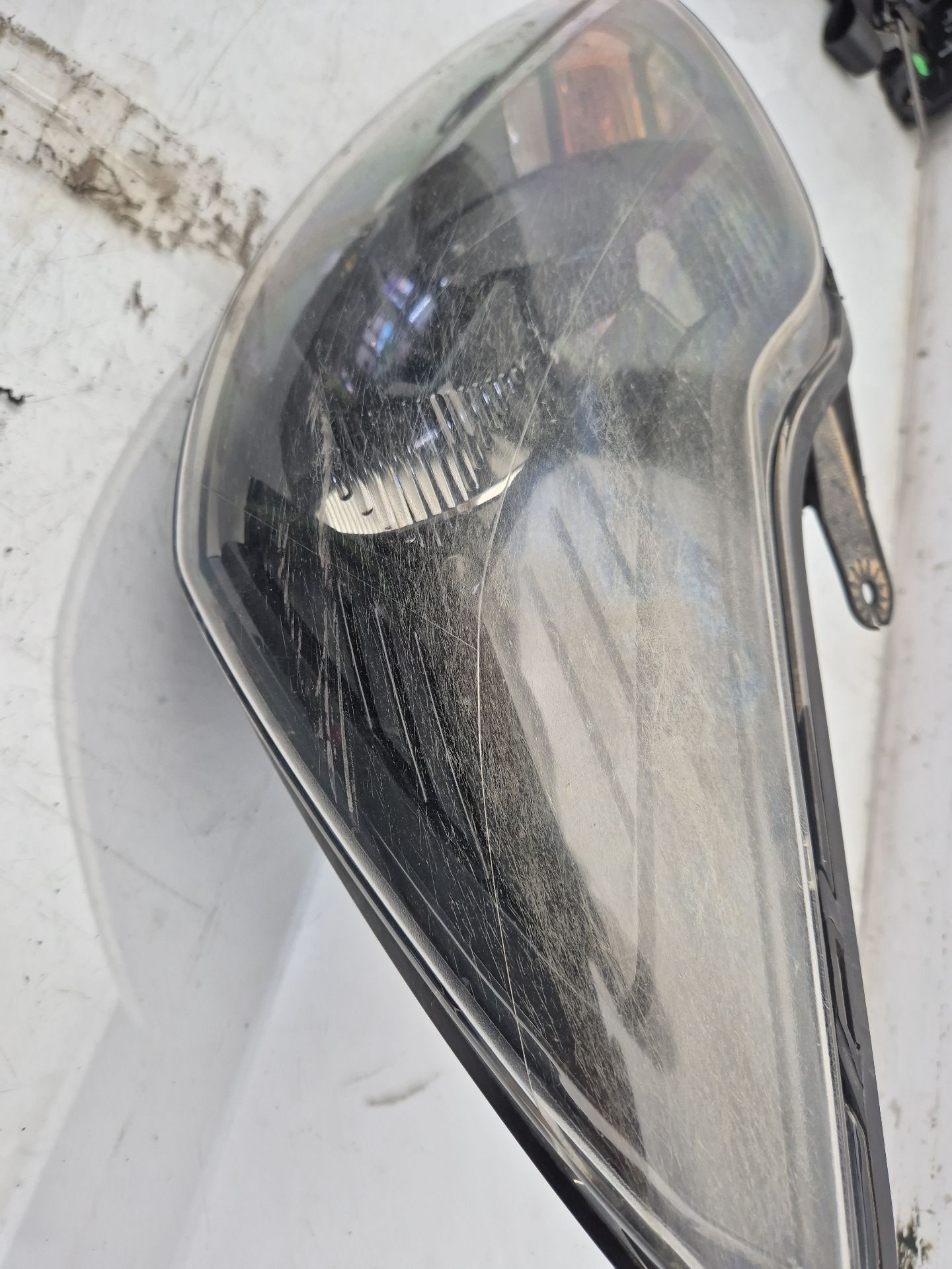 FARO IZQUIERDO FORD FOCUS 