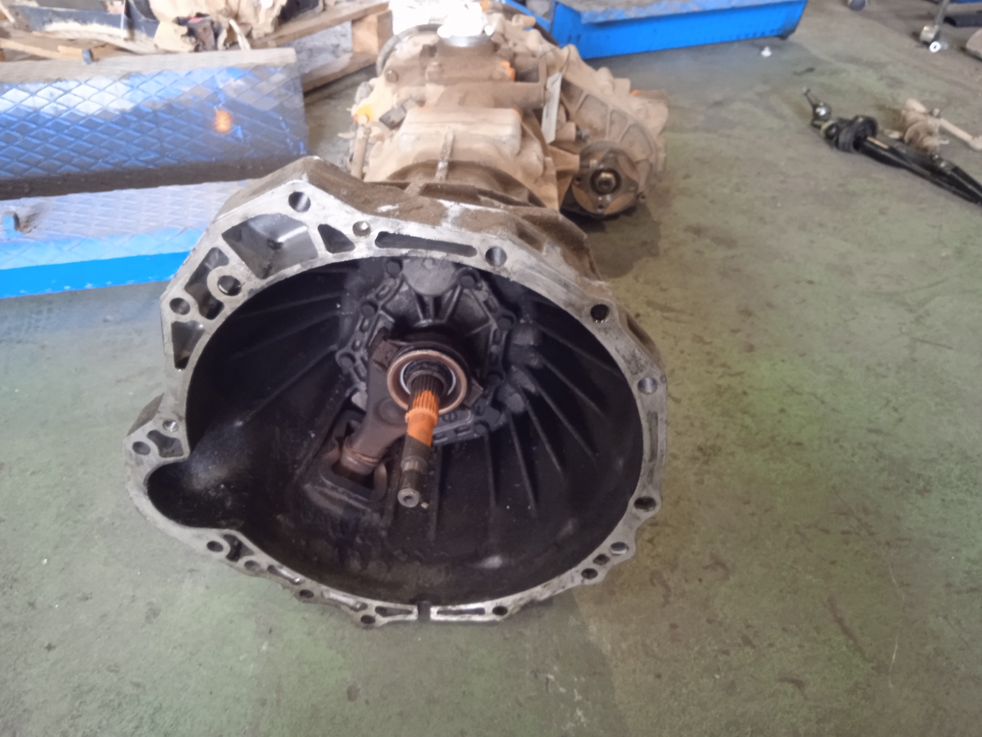 CAJA CAMBIOS NISSAN PICK YD25