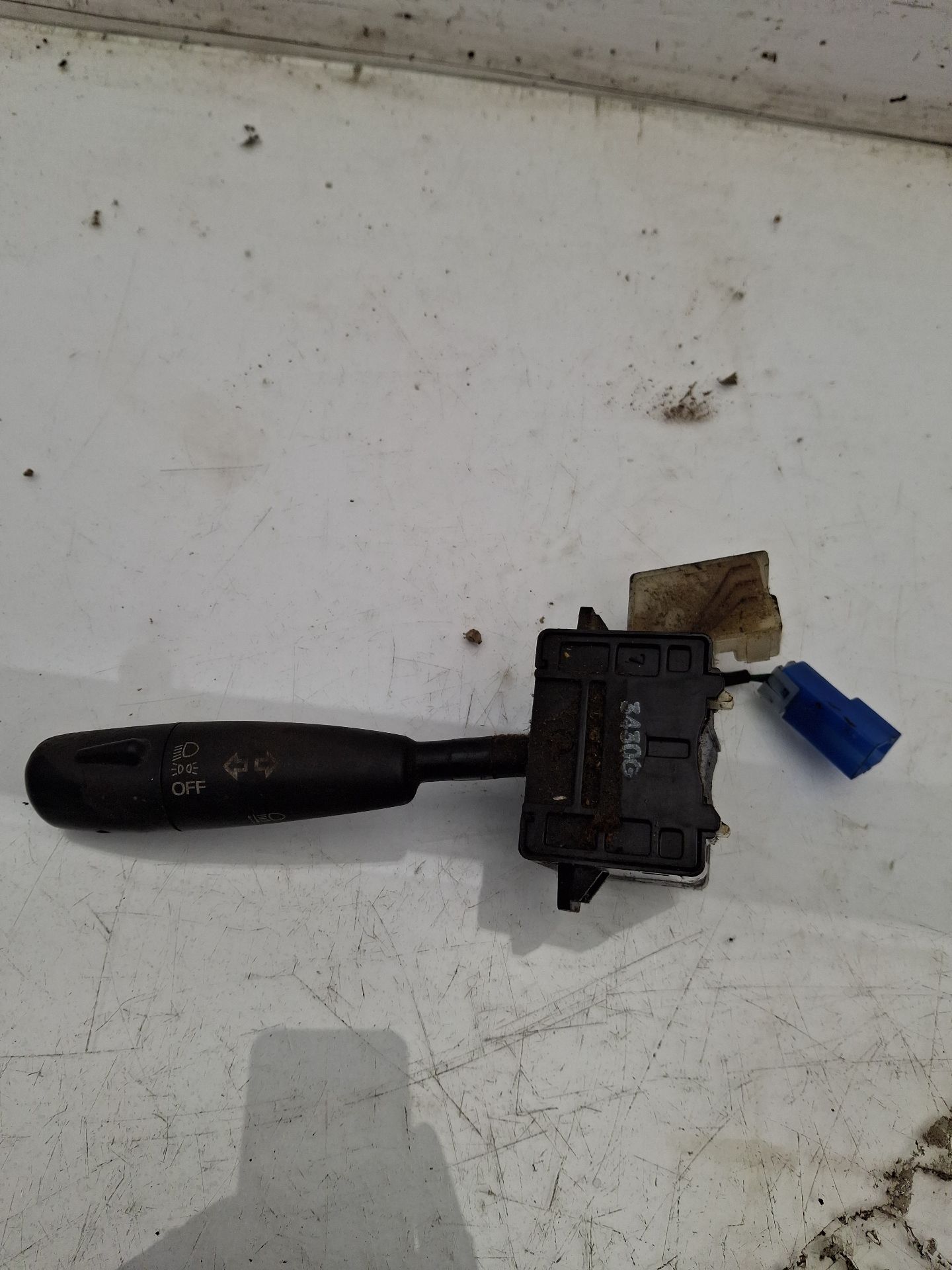 LLANTA NISSAN CABSTAR 