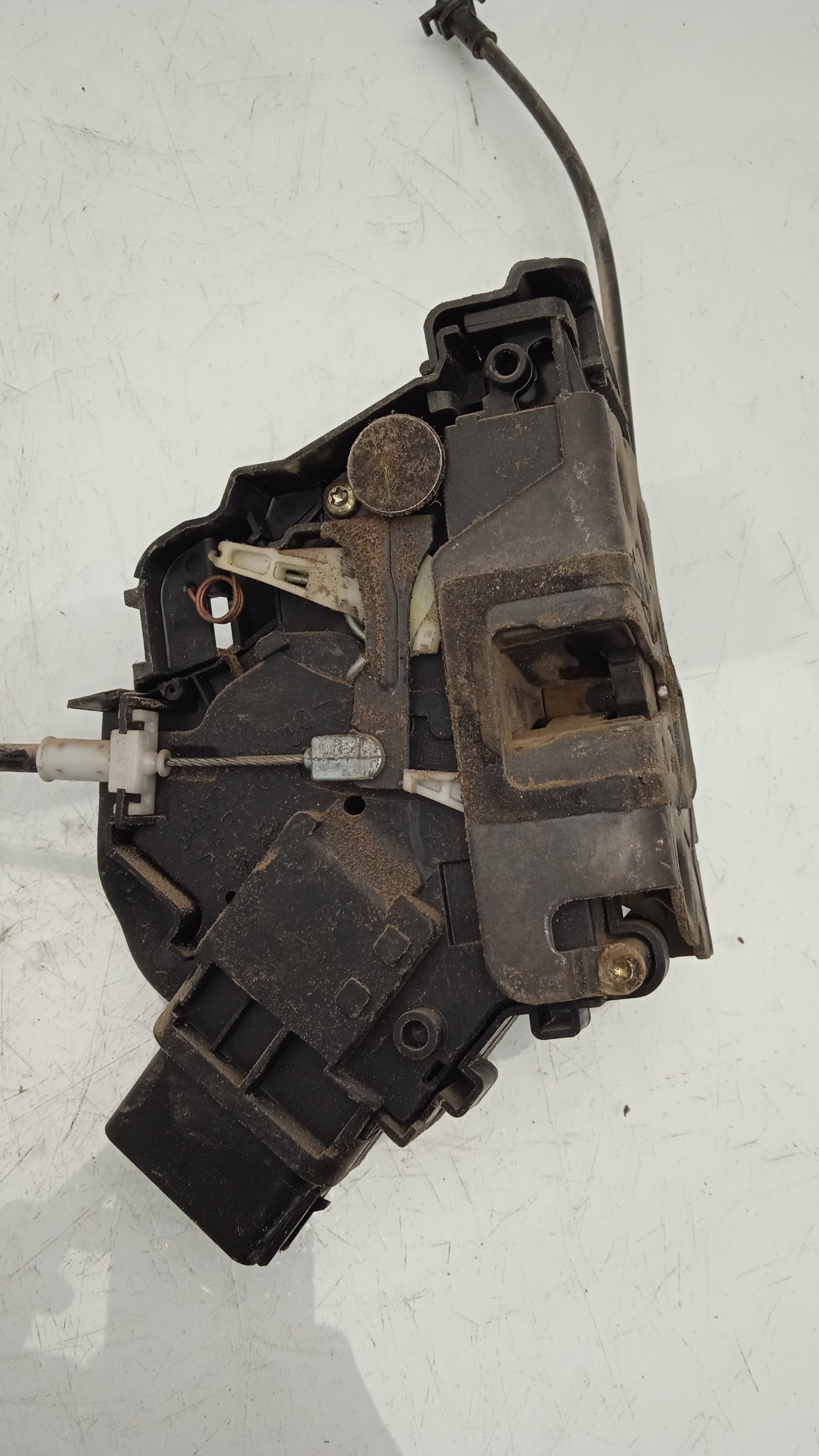 CERRADURA PUERTA DELANTERA DERECHA FORD FOCUS G6DA