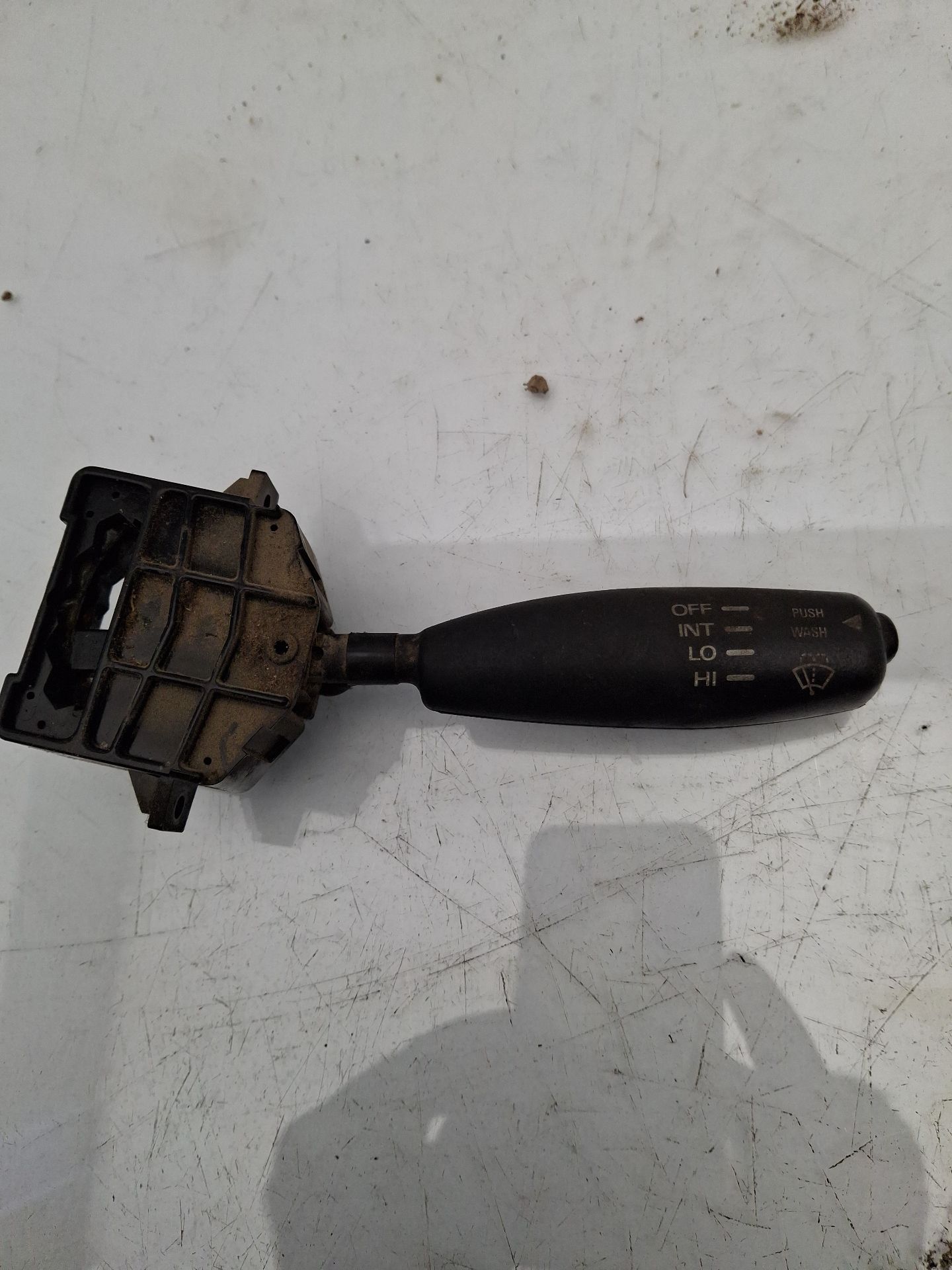 LLANTA NISSAN CABSTAR 