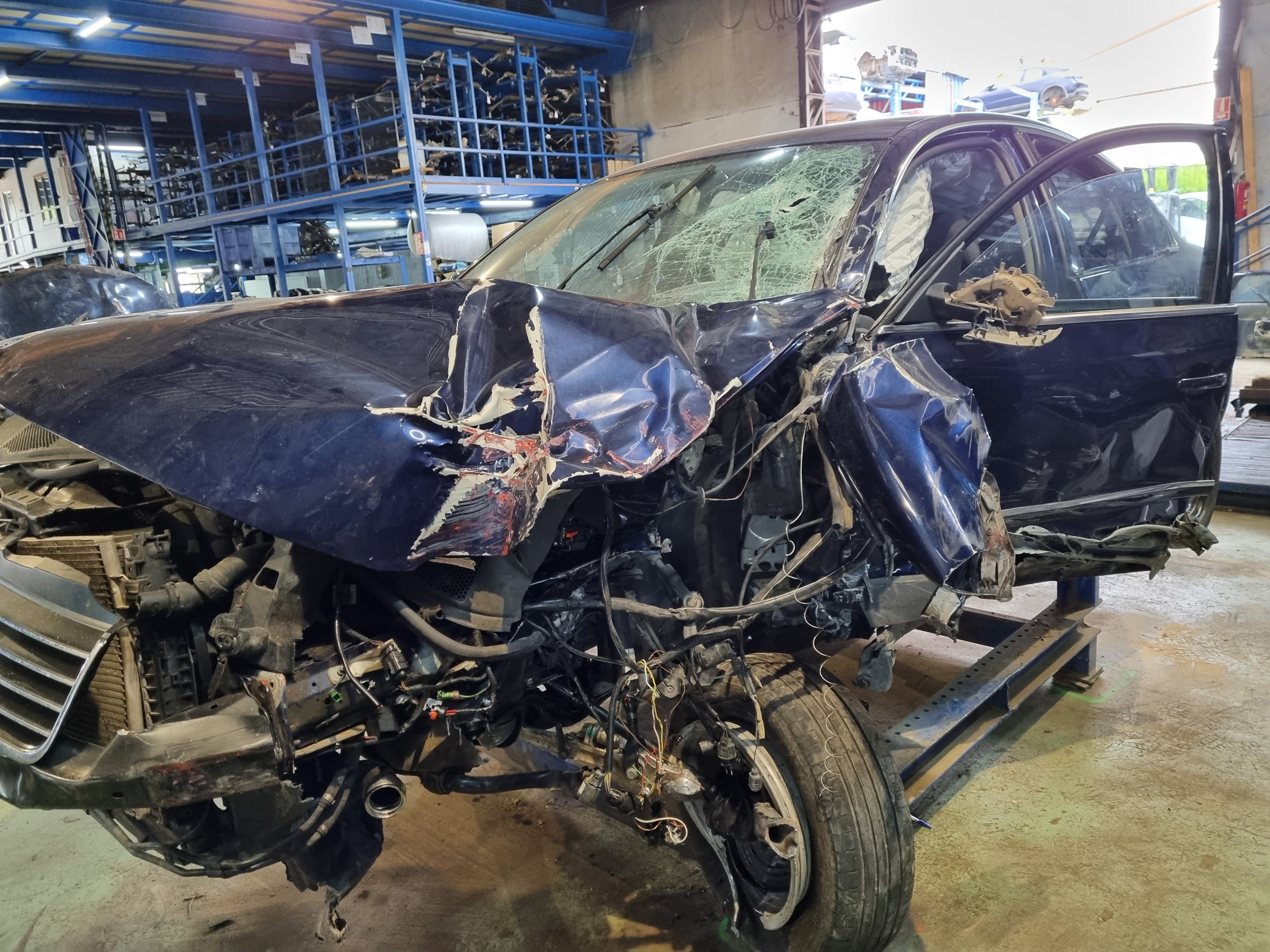 CERRADURA PUERTA DELANTERA DERECHA VOLKSWAGEN PASS AVF