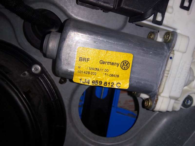 ELEVALUNAS TRASERO DERECHO VOLKSWAGEN GOLF AUY