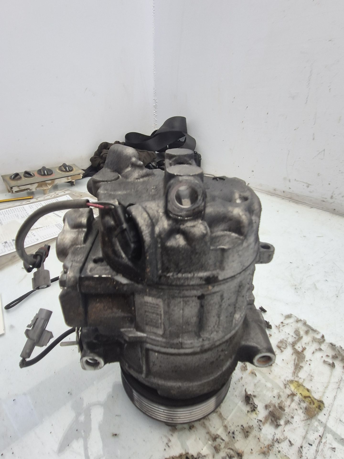 COMPRESOR AIRE ACONDICIONADO BMW 5 