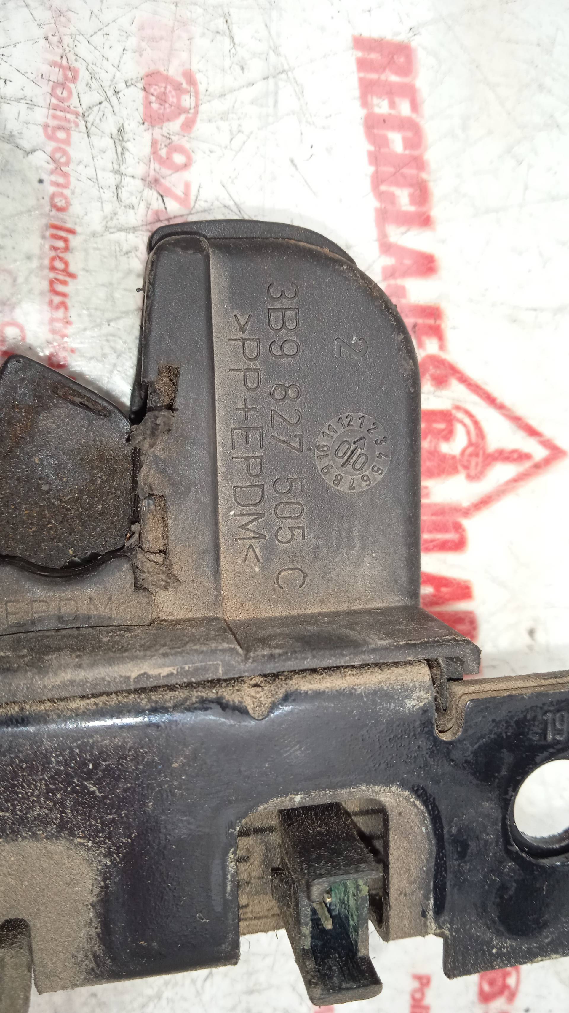 CERRADURA MALETERO / PORTON VOLKSWAGEN PASSAT ATJ