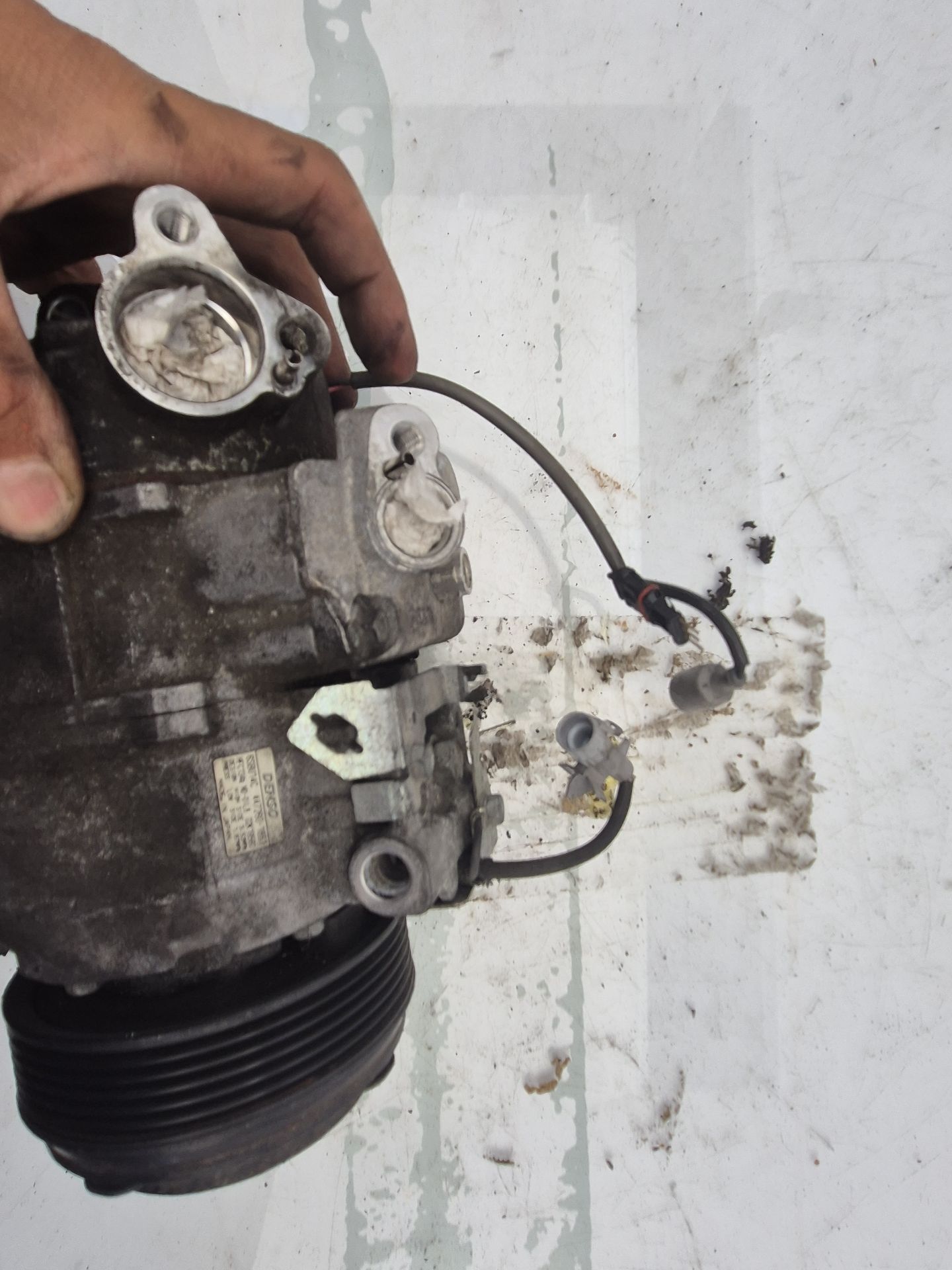 COMPRESOR AIRE ACONDICIONADO BMW 5 