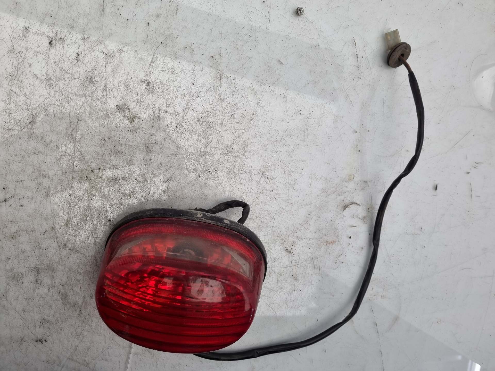 PILOTO TRASERO CENTRAL SUZUKI MARAUDER 1600 G J430