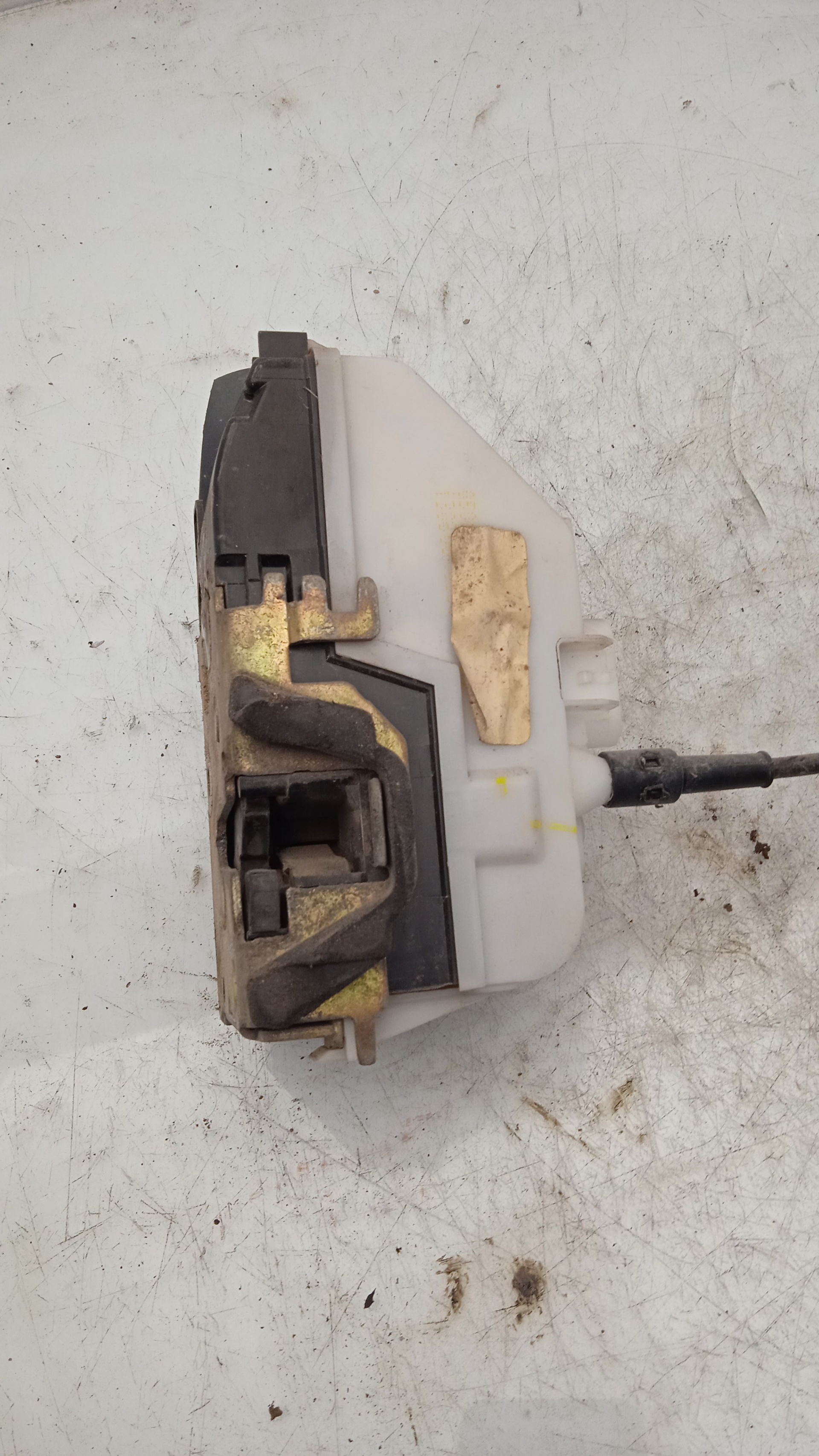 CERRADURA PUERTA DELANTERA IZQUIERDA NISSAN PRIMER QG18DE