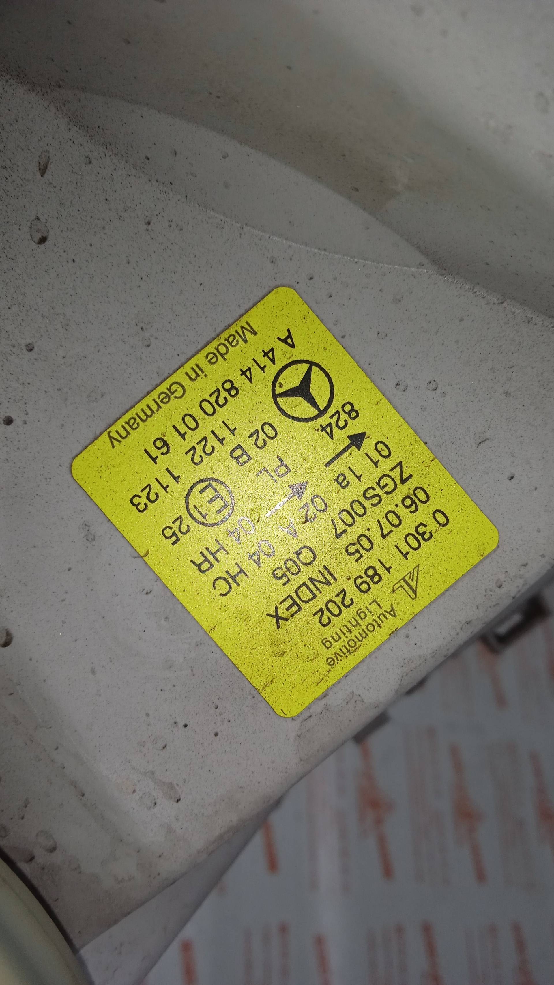 FARO DERECHO MERCEDES-BENZ VANEO 668914