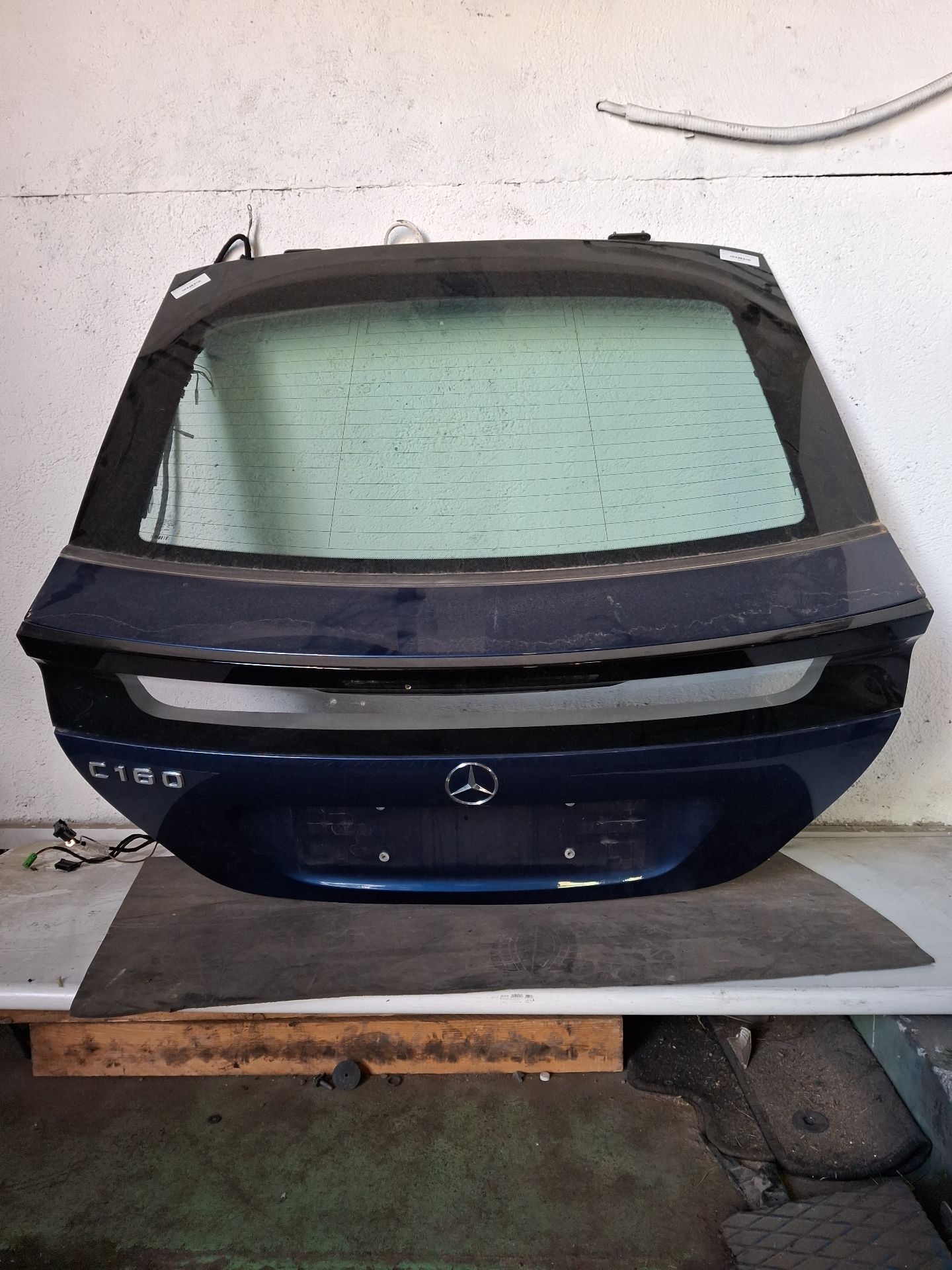 PORTON TRASERO MERCEDES-BENZ CLASE C 