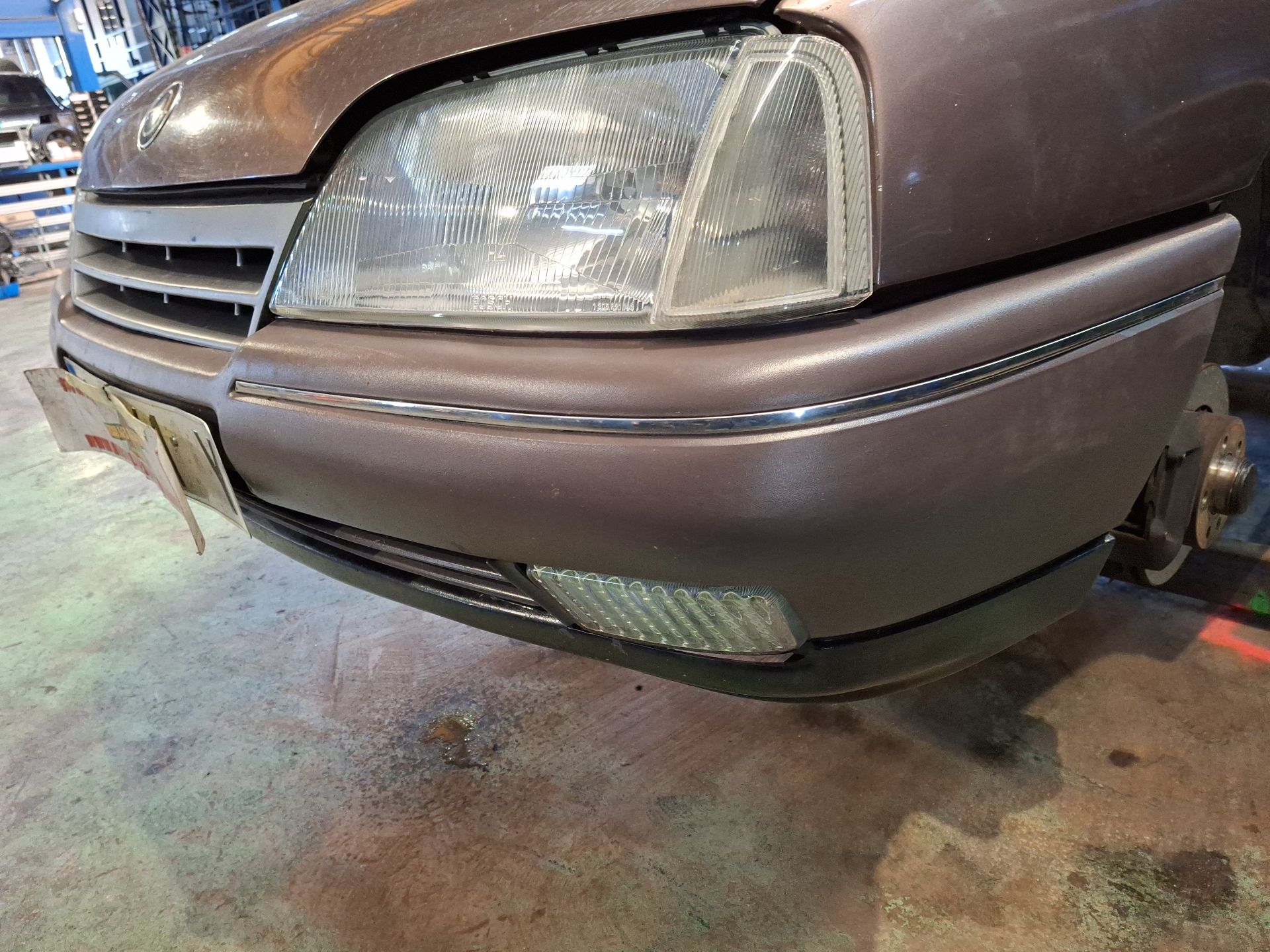 PARAGOLPES DELANTERO OPEL OMEGA 