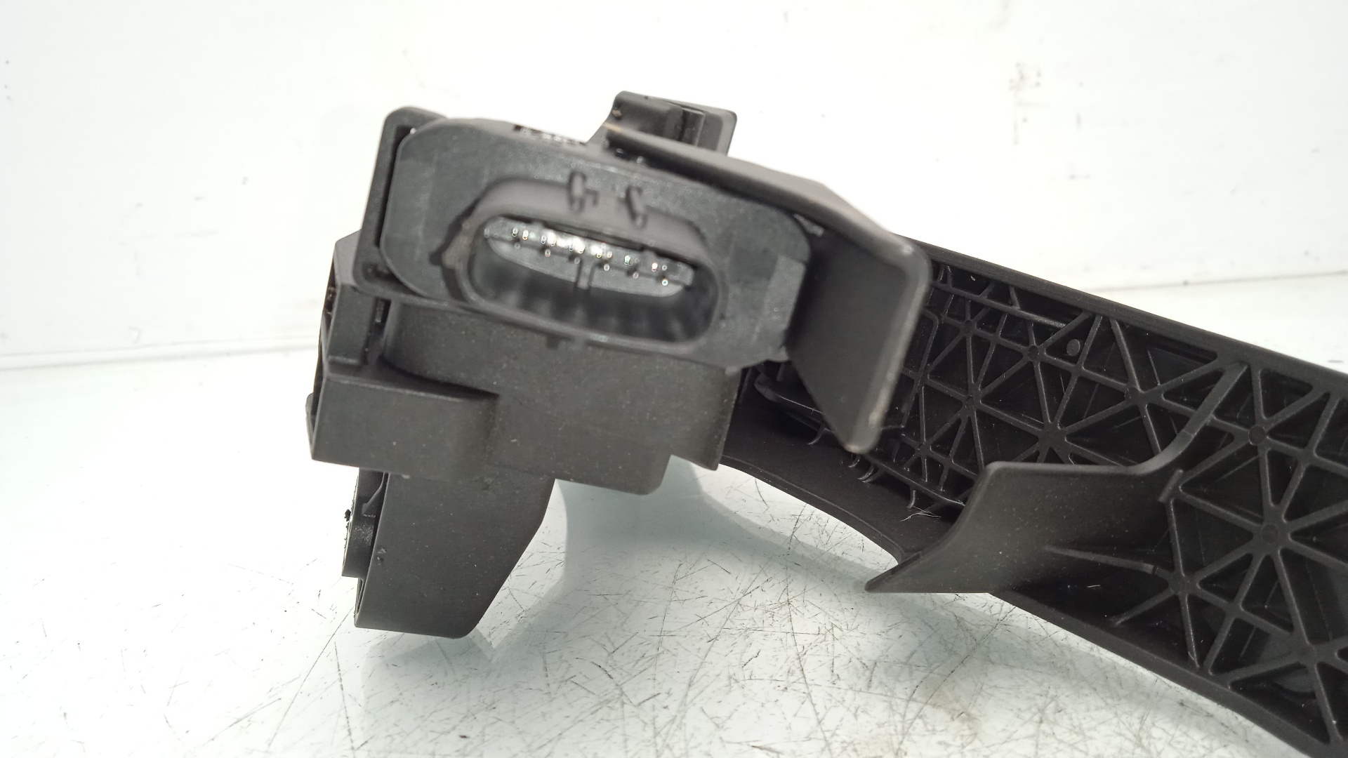 PEDAL ACELERADOR SSANGYONG KORANDO 673910