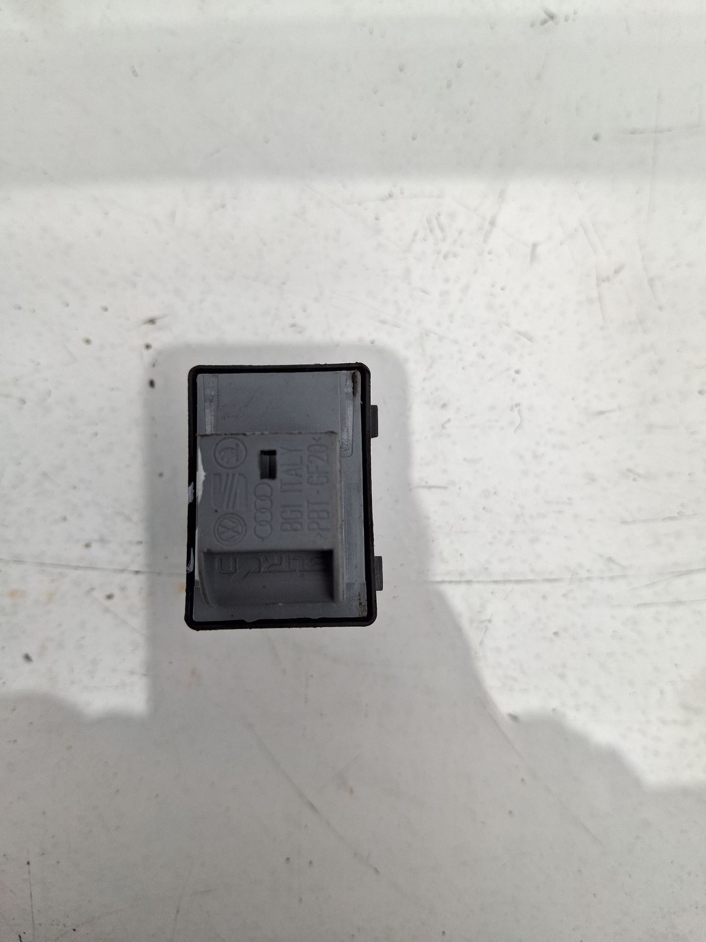MANDO ELEVALUNAS DELANTERO DERECHO AUDI A1 