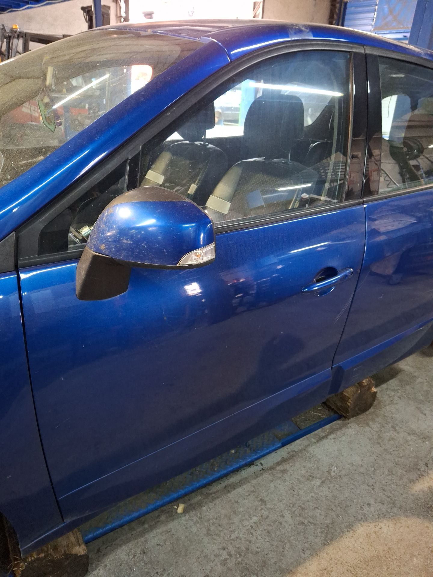 PUERTA DELANTERA IZQUIERDA RENAULT SC?NIC 