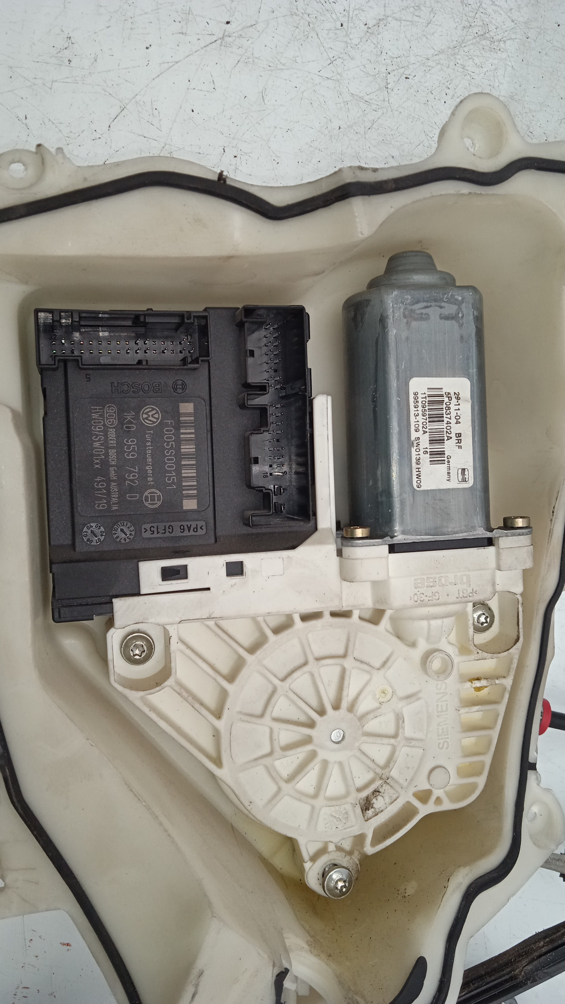 ELEVALUNAS DELANTERO DERECHO SEAT TOLEDO BKD
