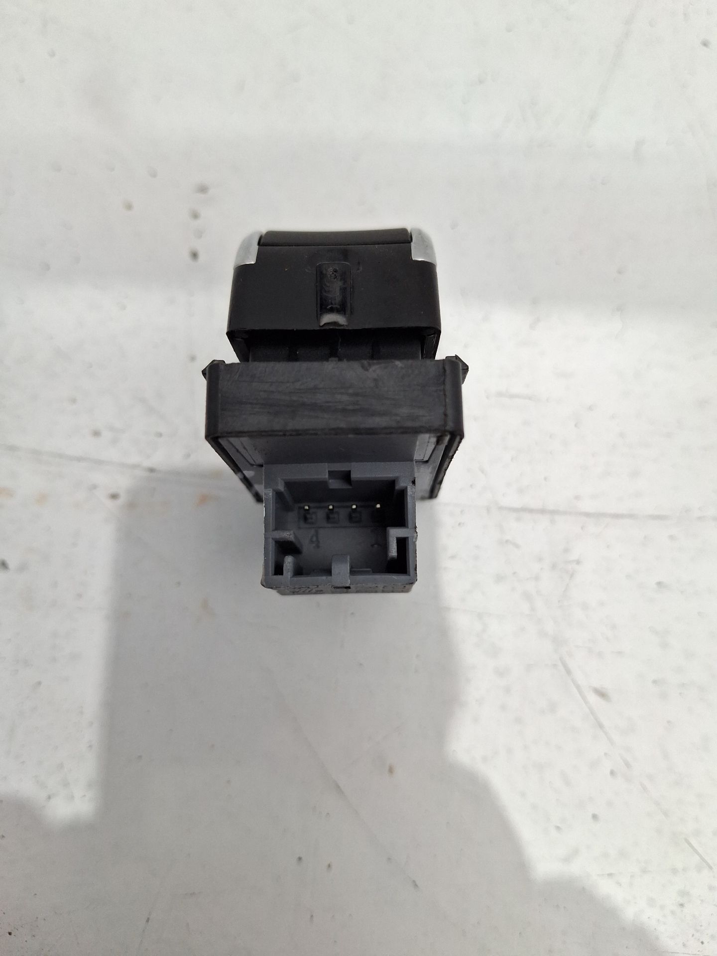 MANDO ELEVALUNAS DELANTERO DERECHO AUDI A1 