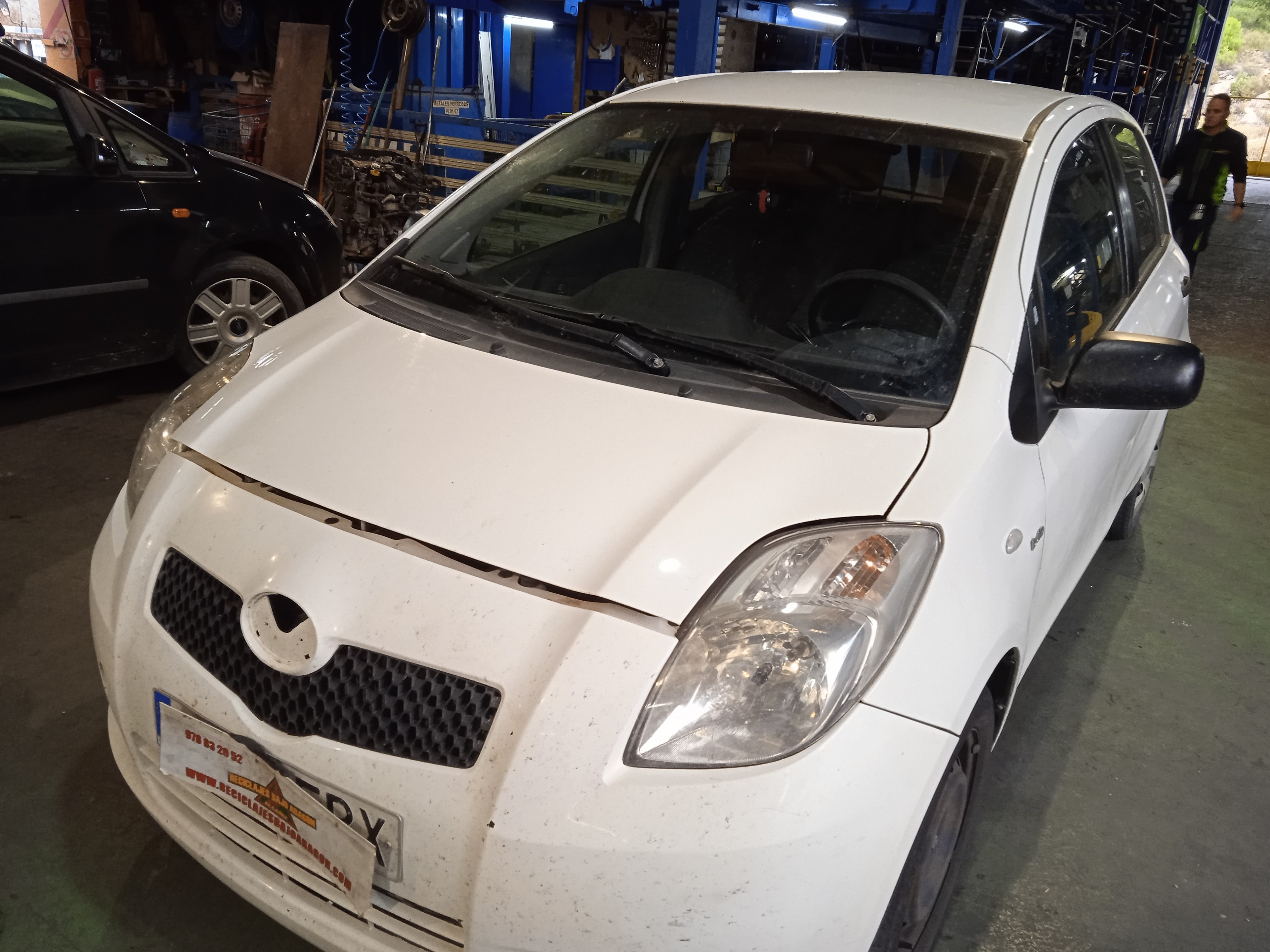 WARNING TOYOTA YARIS D1ND