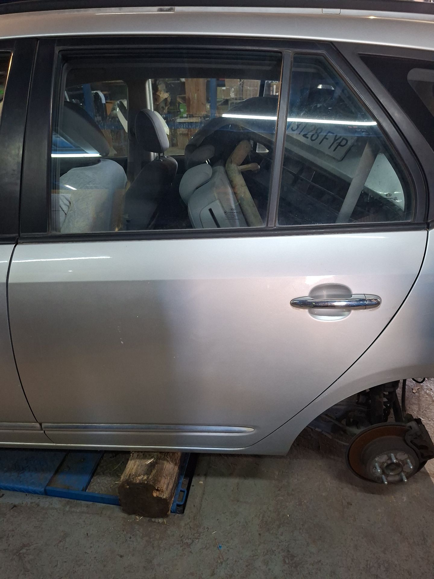 BOMBA DIRECCION KIA CARENS 