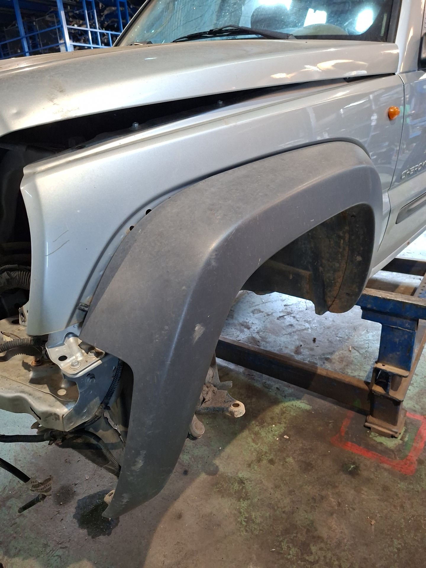 ALETA DELANTERA IZQUIERDA JEEP CHEROKEE 
