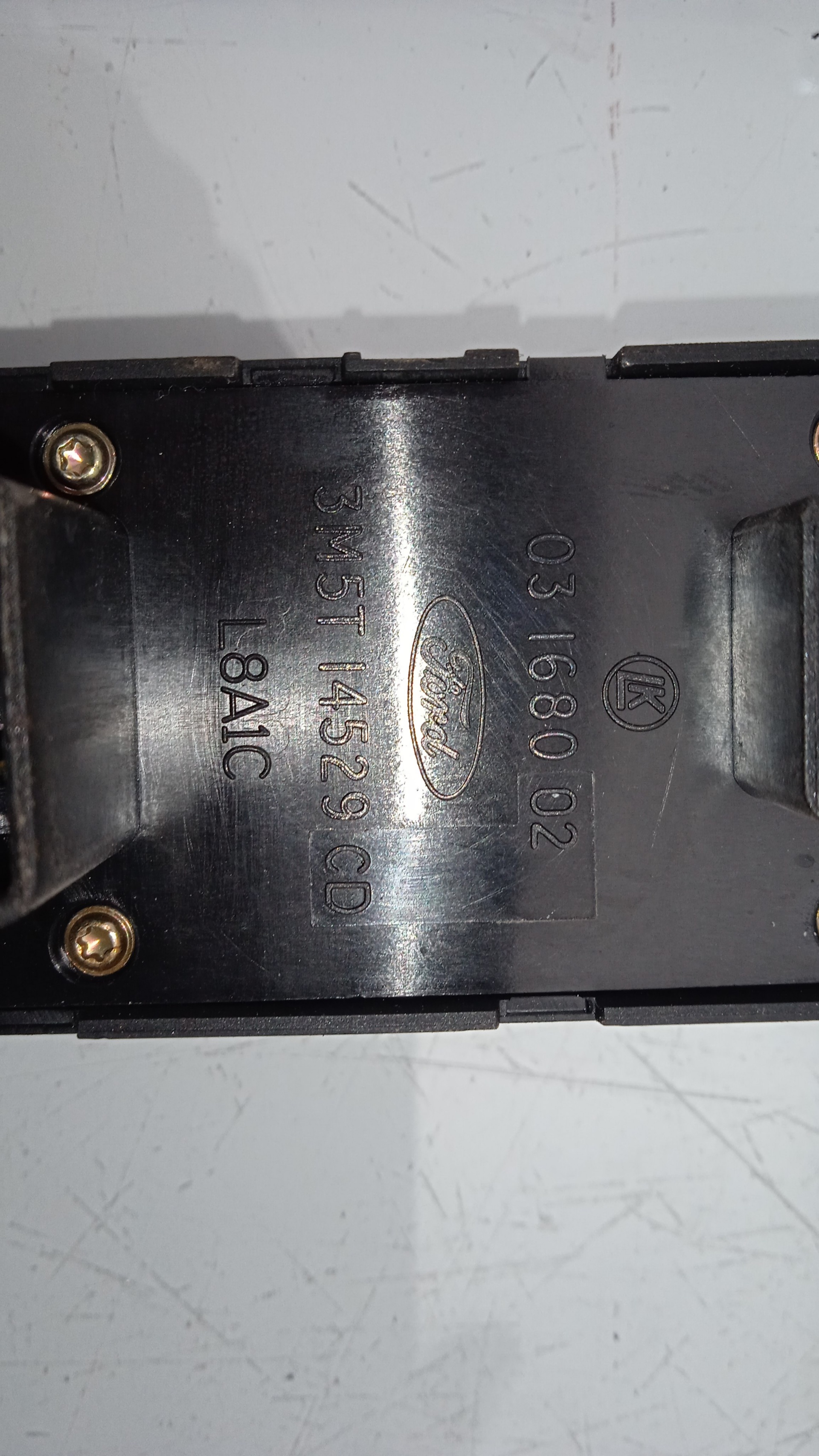 MANDO ELEVALUNAS DELANTERO IZQUIERDO FORD FOCUS G6DA