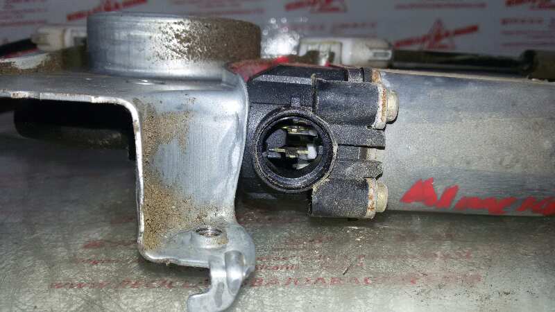 ELEVALUNAS DELANTERO DERECHO NISSAN ALMERA YD22