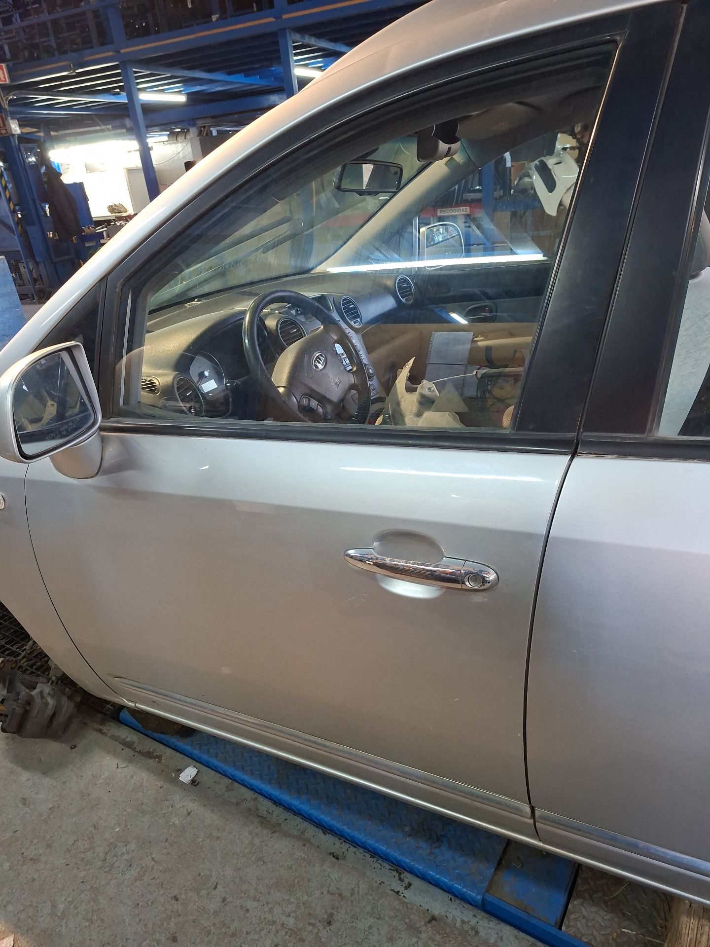 PUERTA DELANTERA IZQUIERDA KIA CARENS 