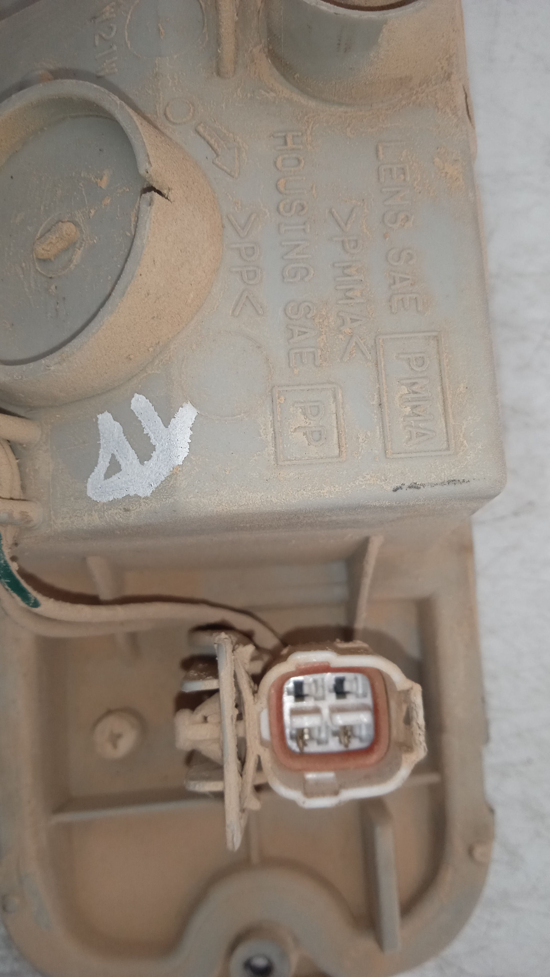 PILOTO TRASERO DERECHO PARAGOLPES SUZUKI JIMNY M13A