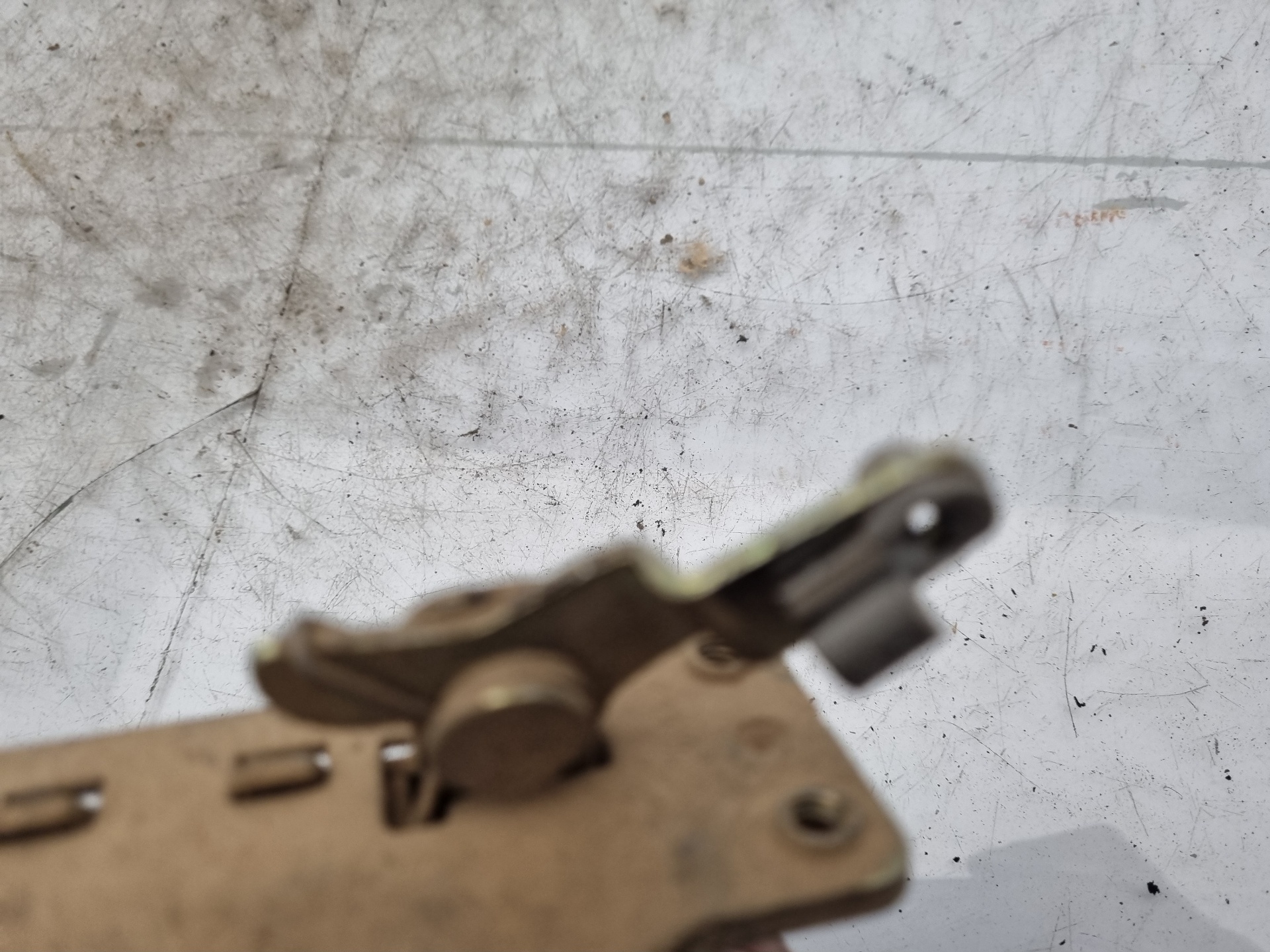 CERRADURA MALETERO / PORTON OPEL ZAFIRA Y20DTH