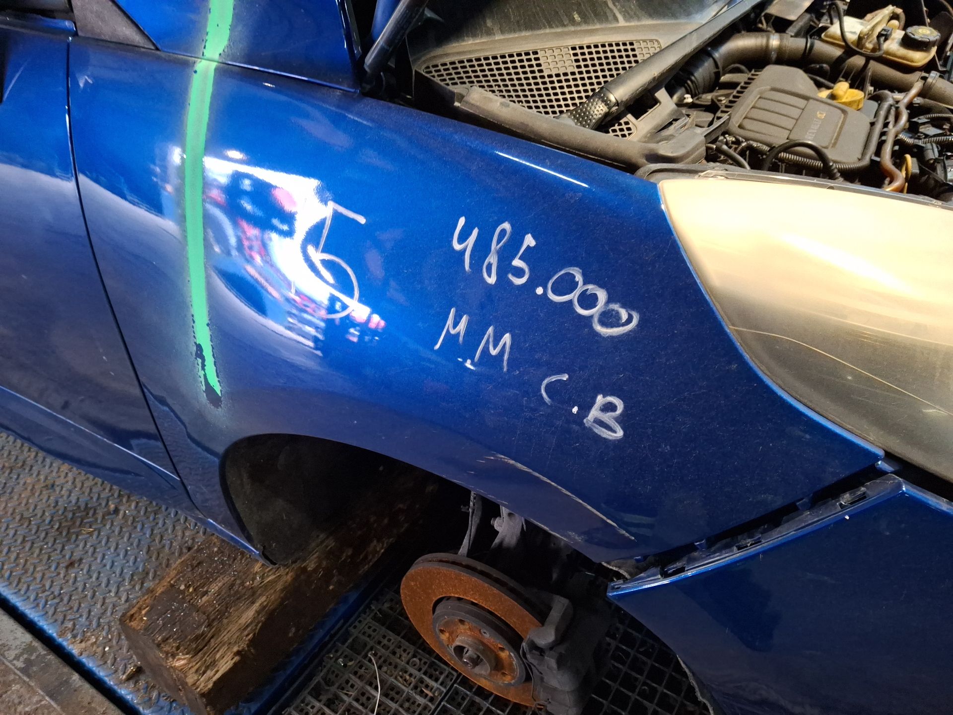 ALETA DELANTERA DERECHA RENAULT SC?NIC 